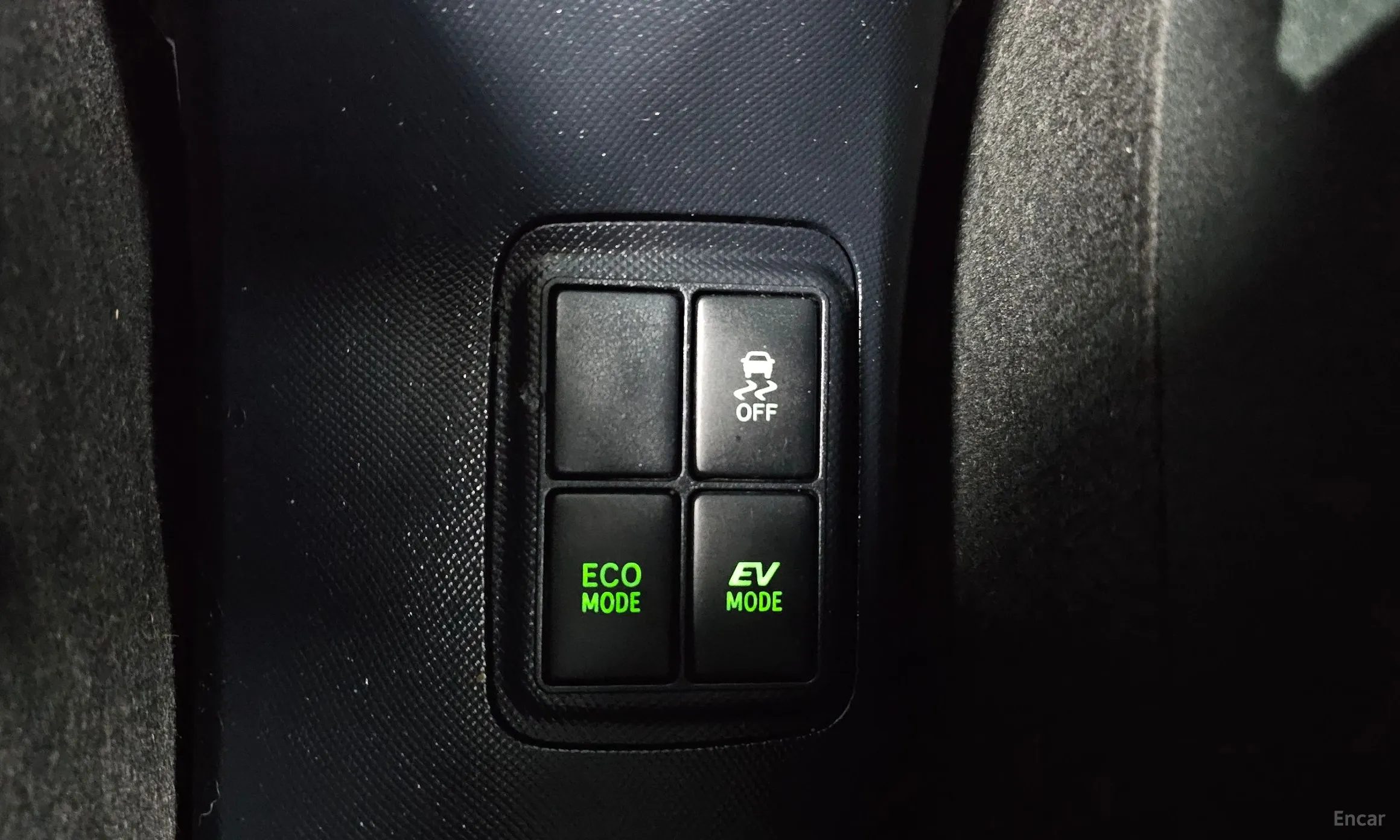 Toyota Prius C превью 18
