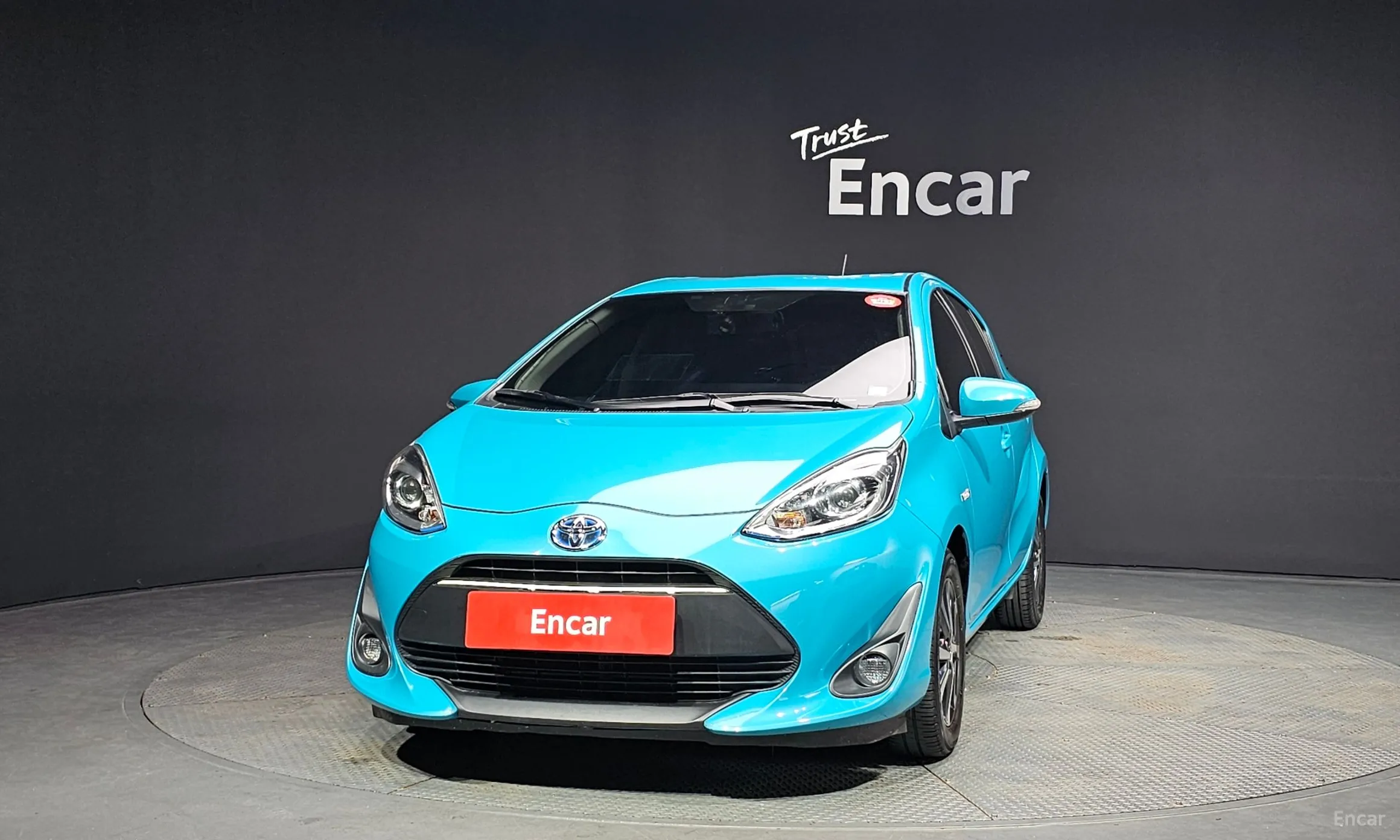 Toyota Prius C превью 3
