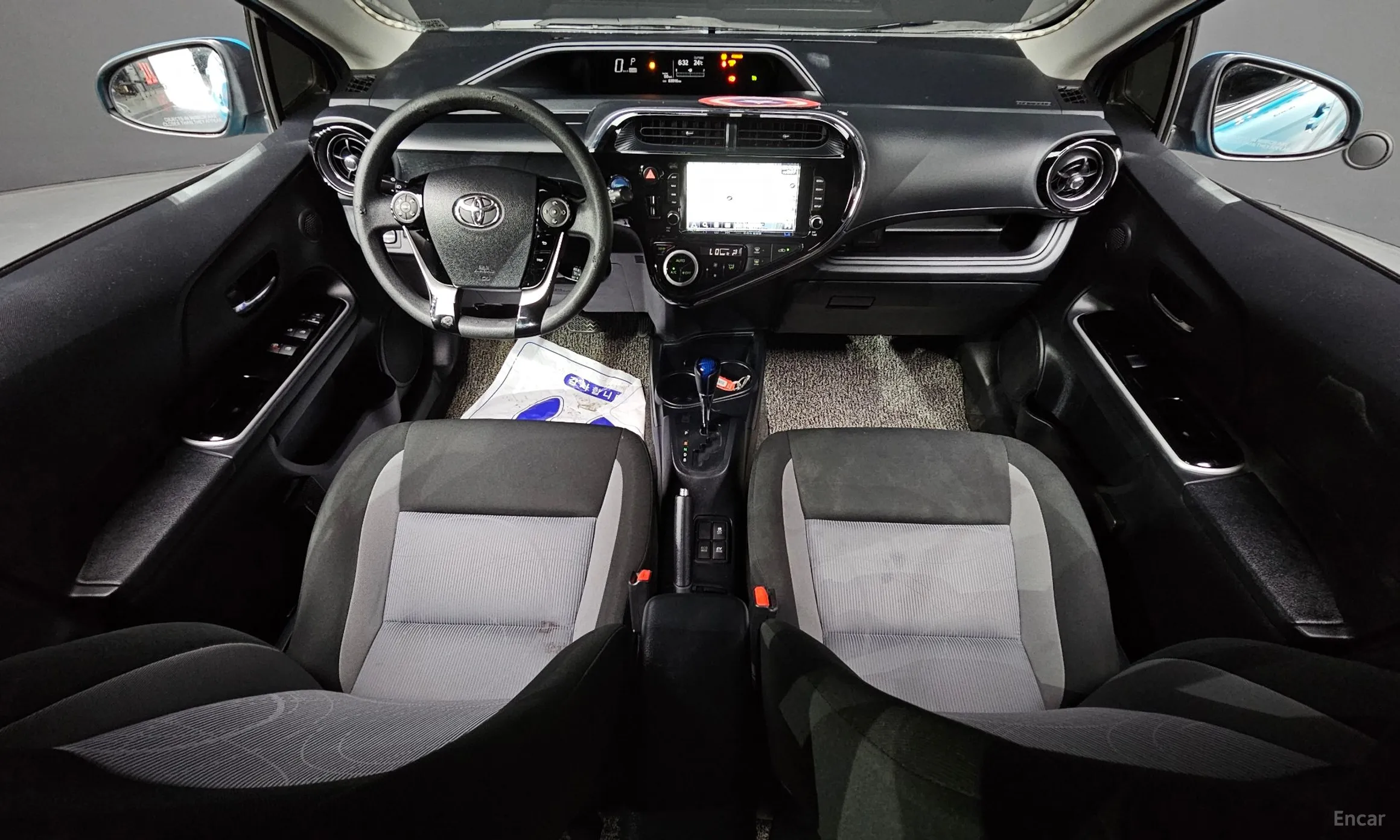 Toyota Prius C превью 7