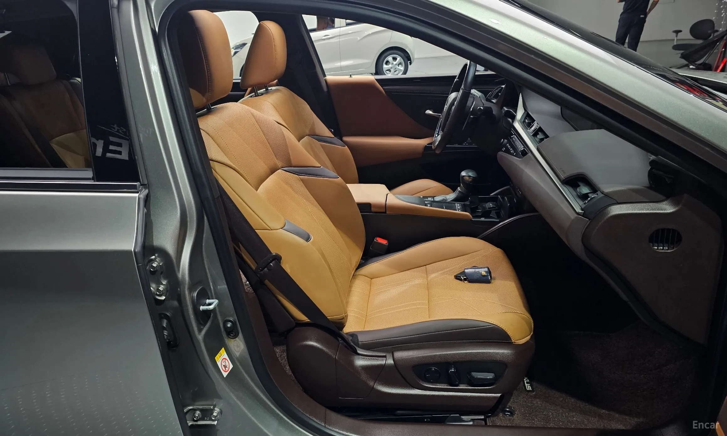 Lexus ES300h 7th Generation превью 10