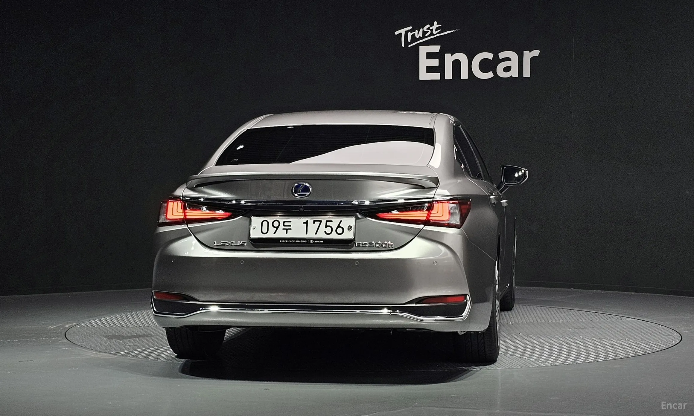 Lexus ES300h 7th Generation превью 4