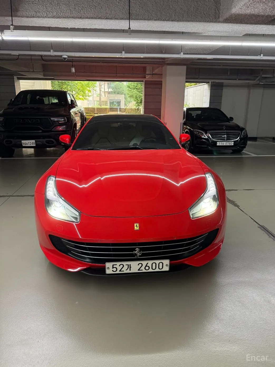 Ferrari GTC4 Rousseau