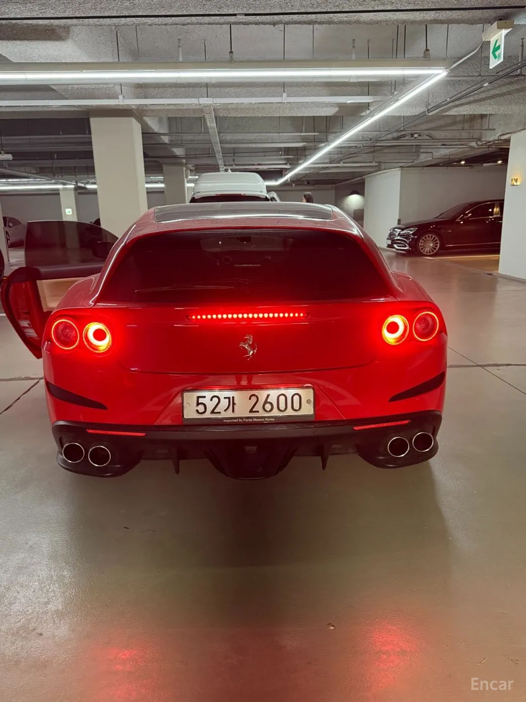 Ferrari GTC4 Rousseau превью 3