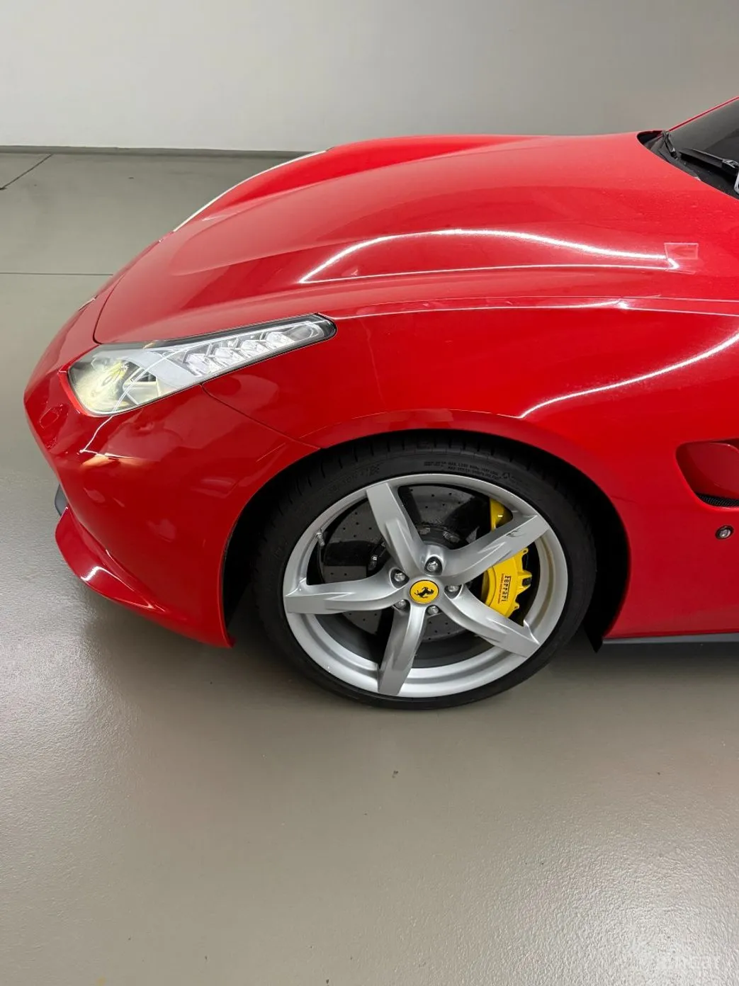 Ferrari GTC4 Rousseau превью 5