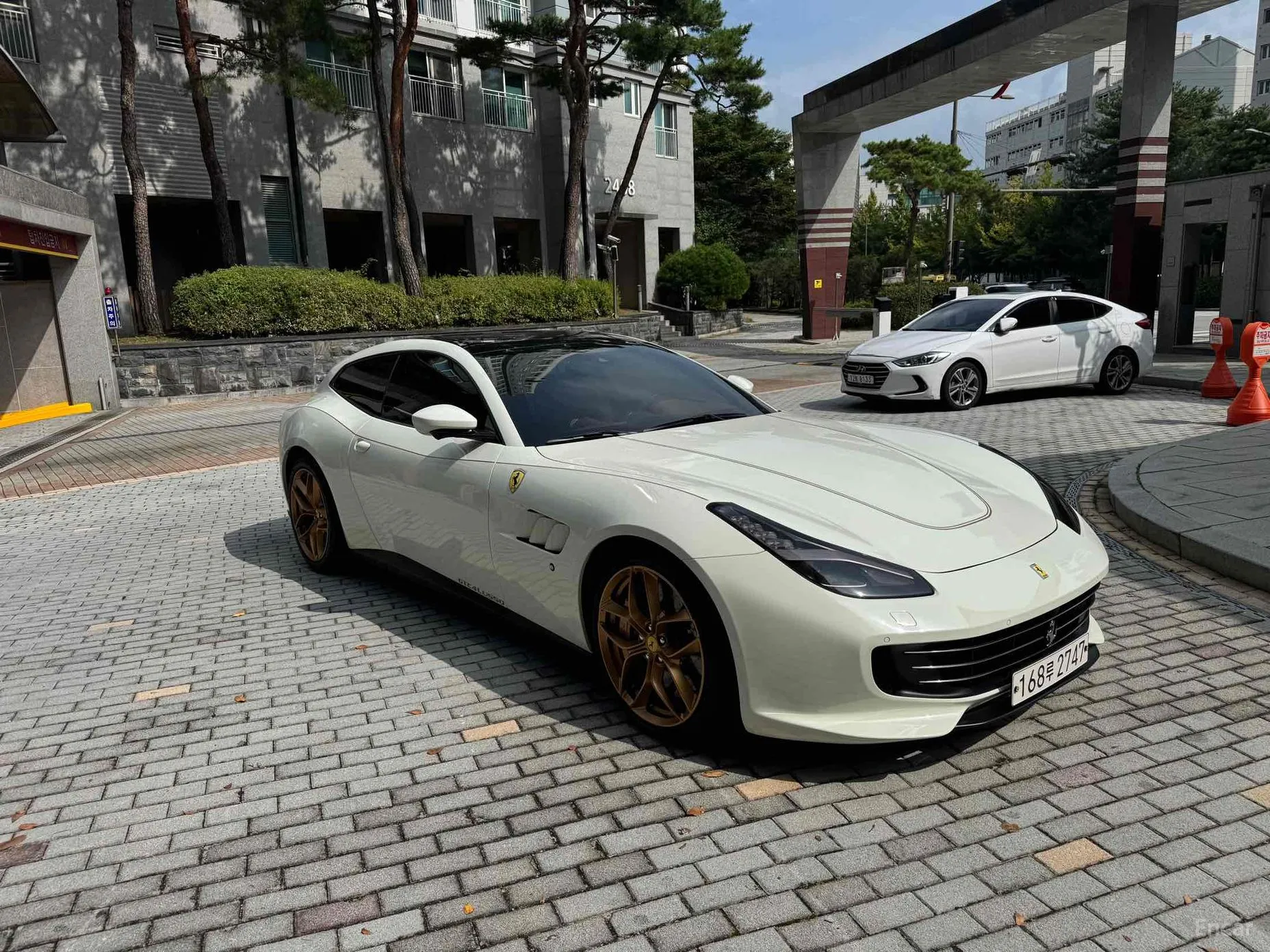Ferrari GTC4 Rousseau