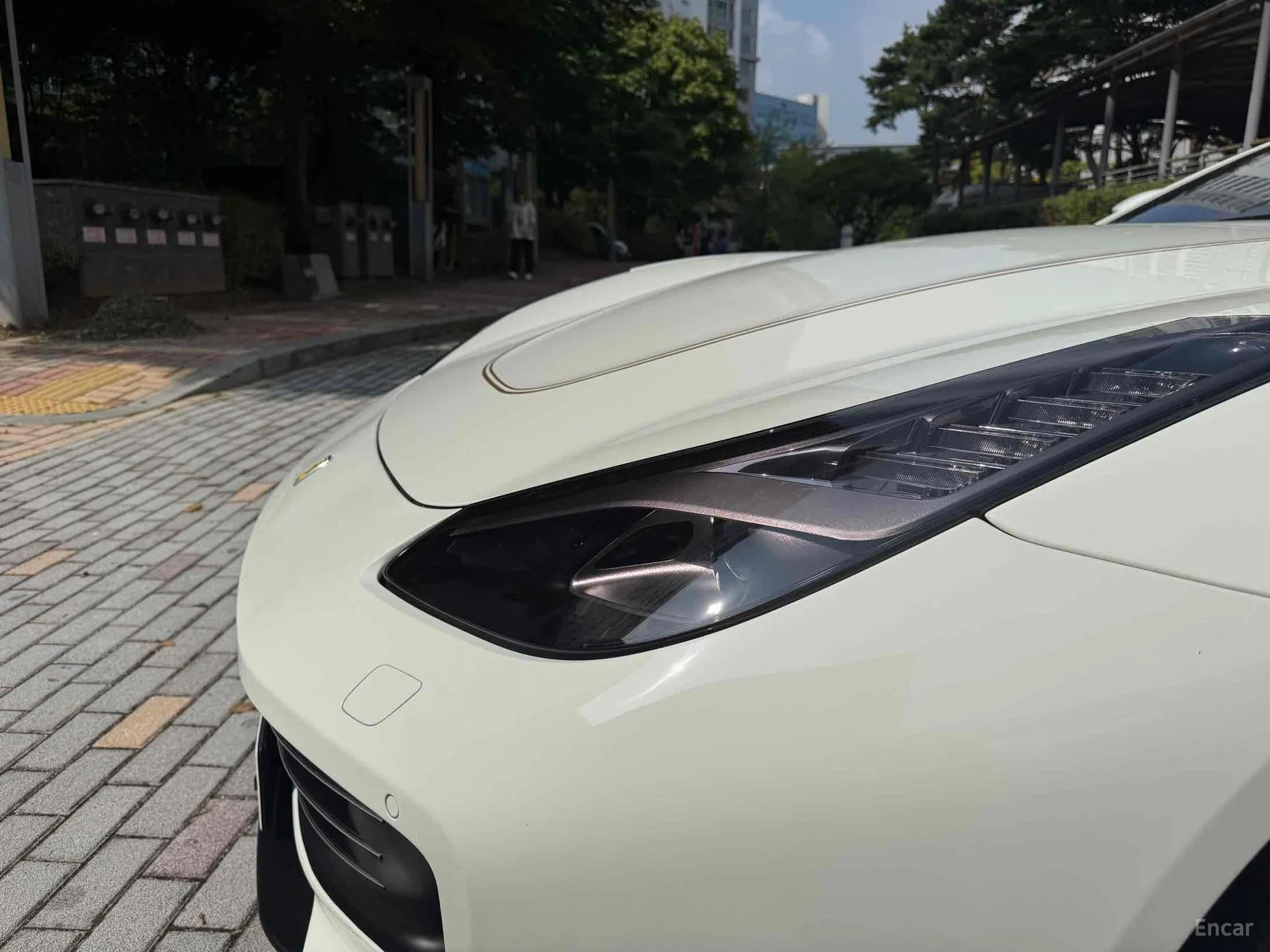 Ferrari GTC4 Rousseau превью 12