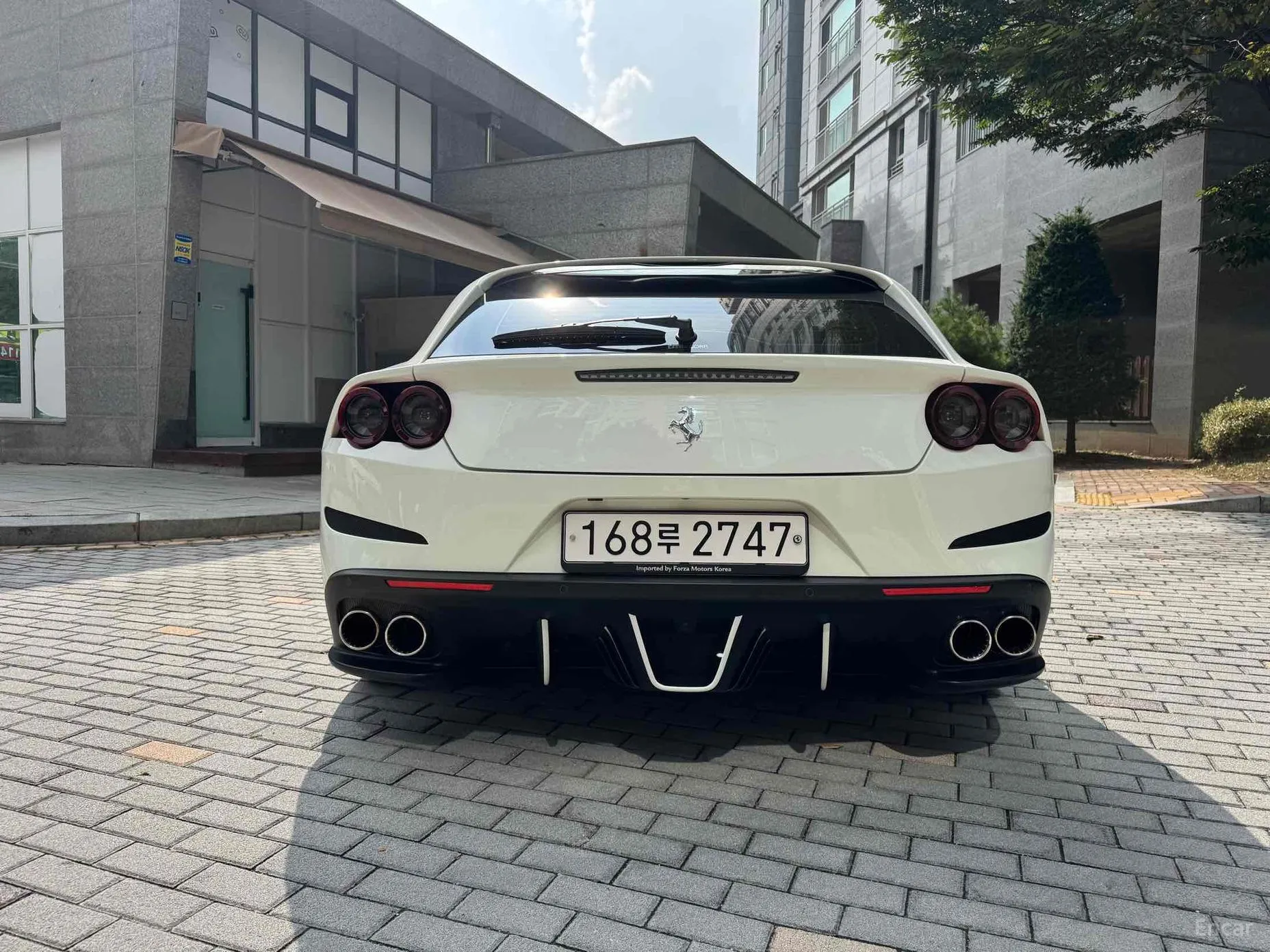 Ferrari GTC4 Rousseau превью 4