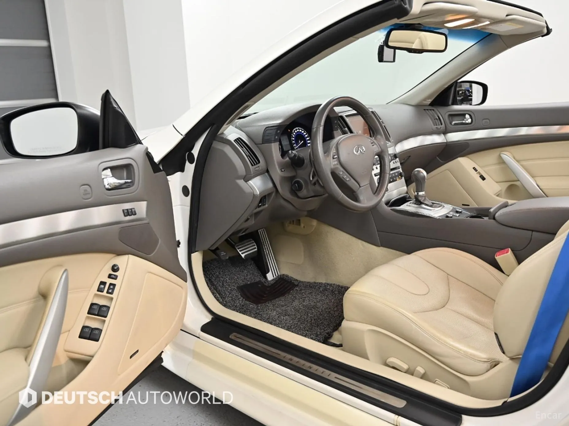 Infiniti Q60 превью 11
