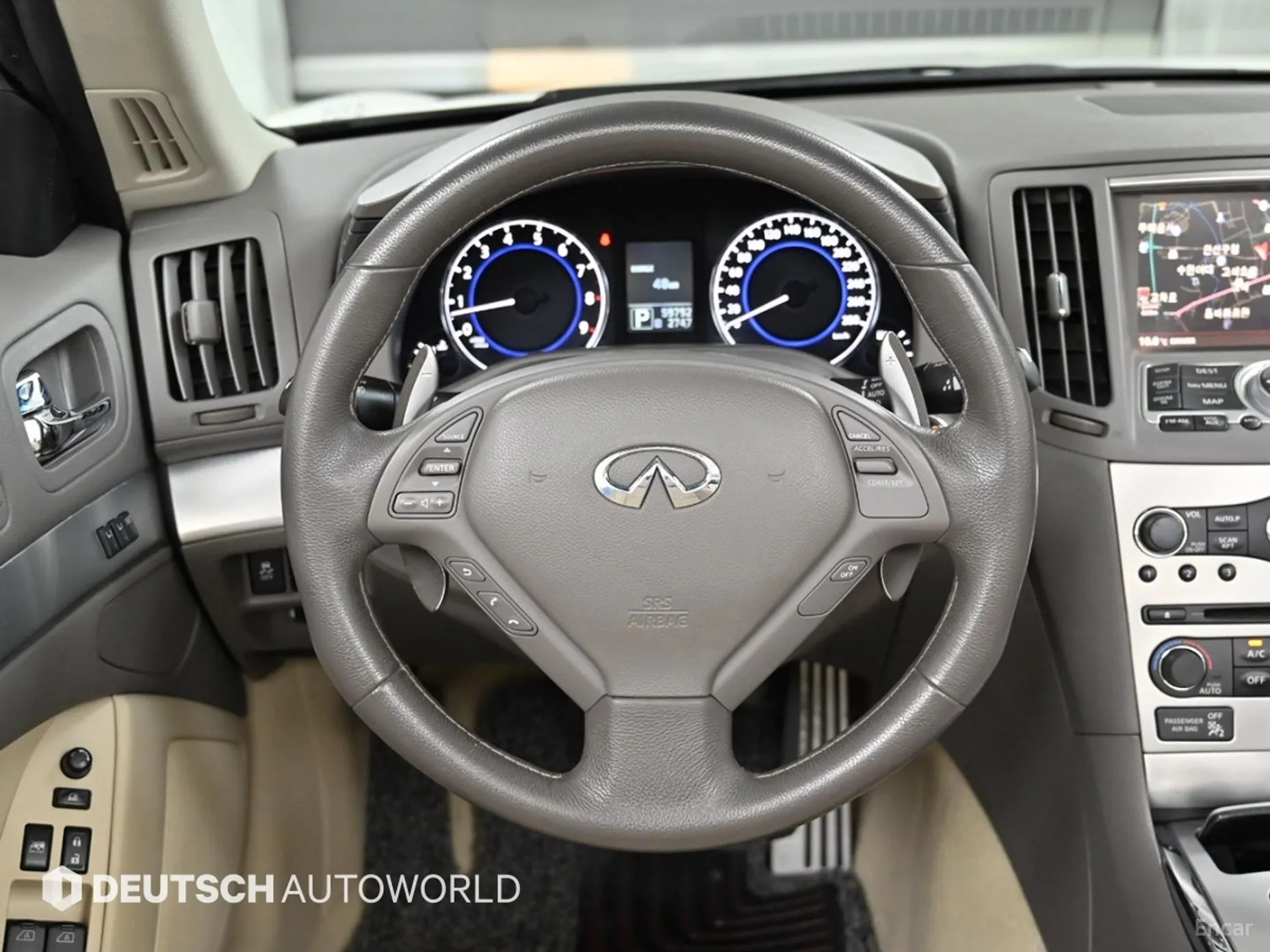 Infiniti Q60 превью 13