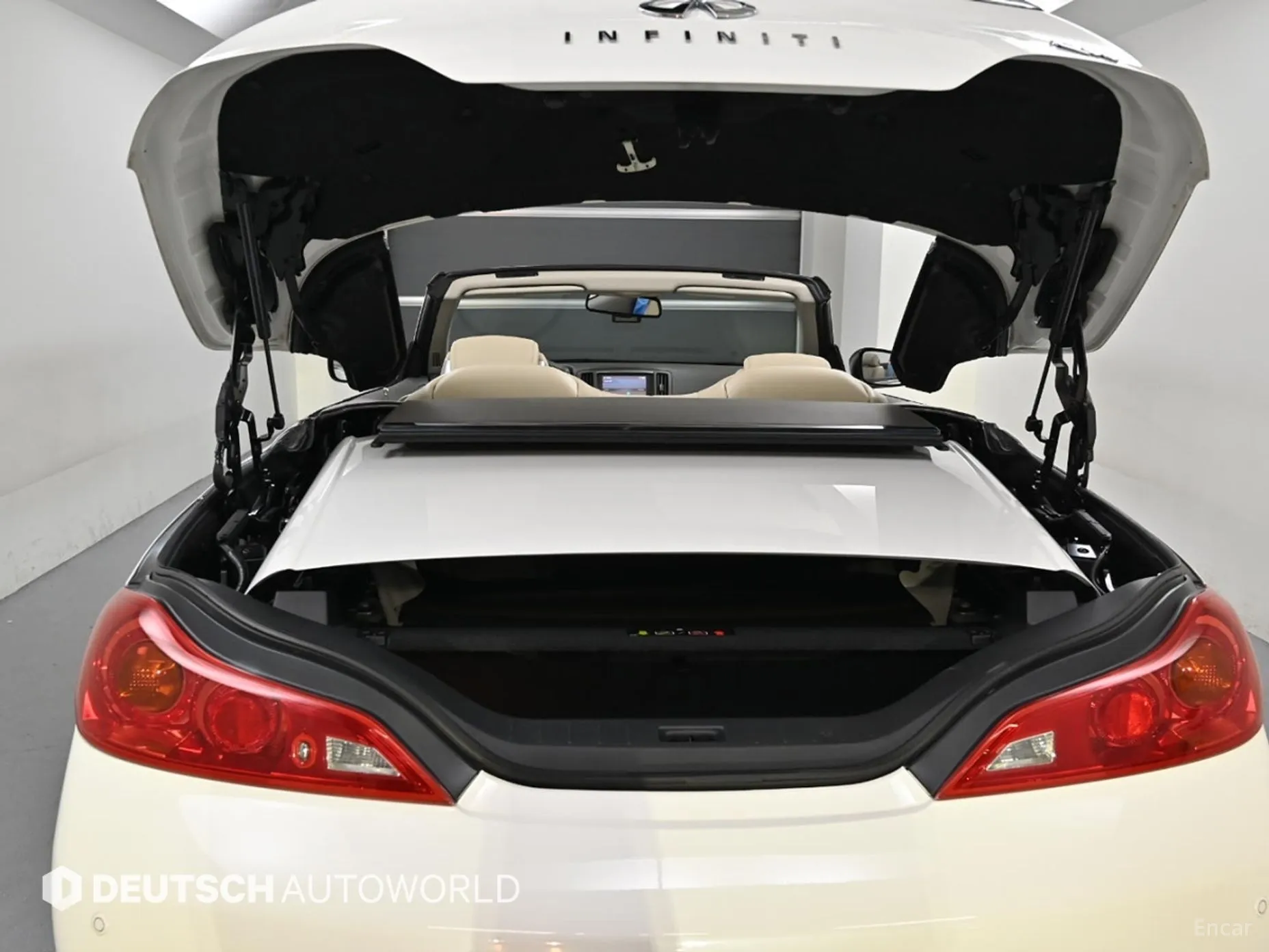 Infiniti Q60 превью 19