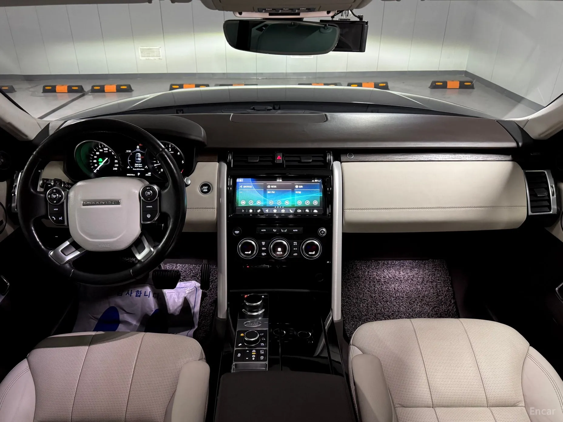 Land Rover Discovery 5 превью 7