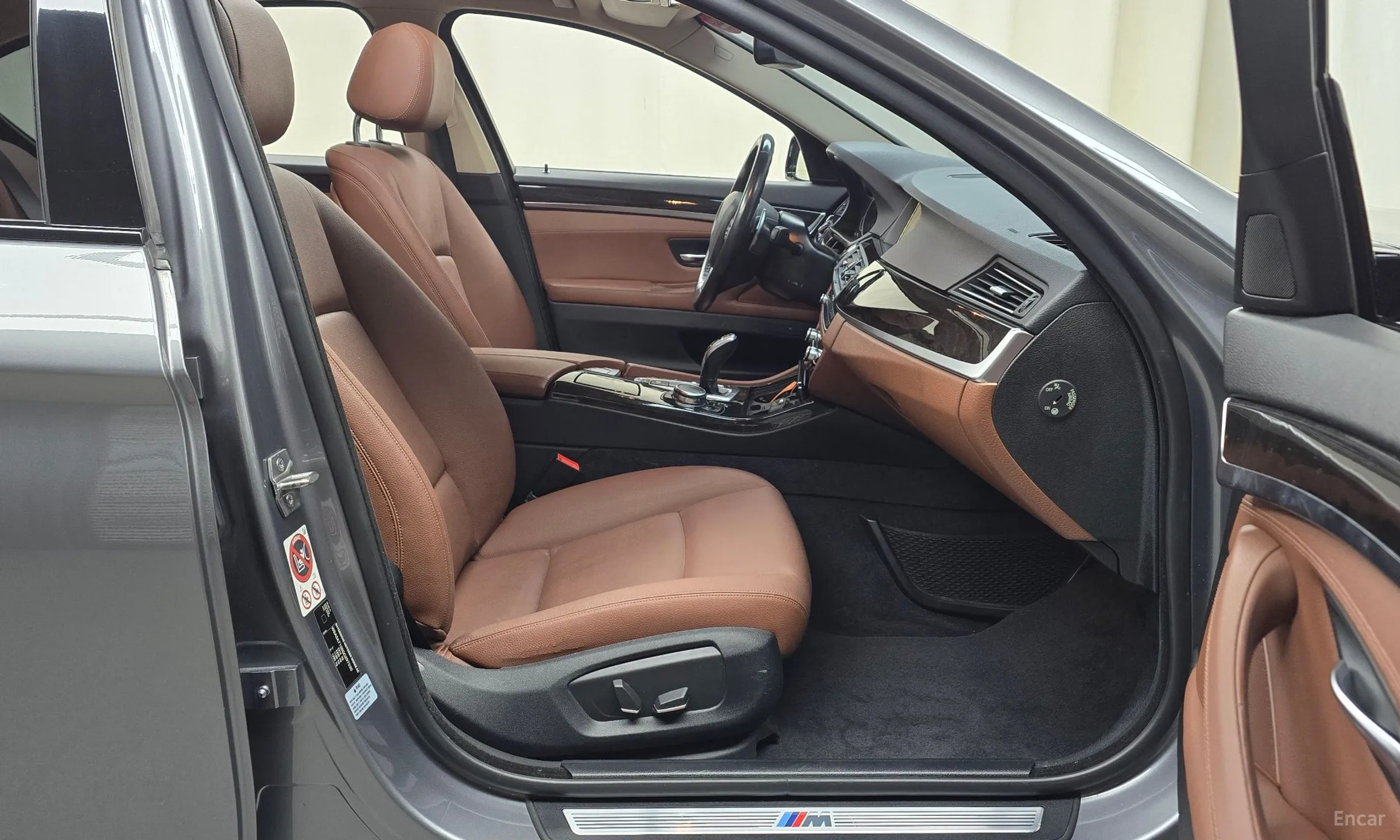 BMW 5 Series (F10) превью 10