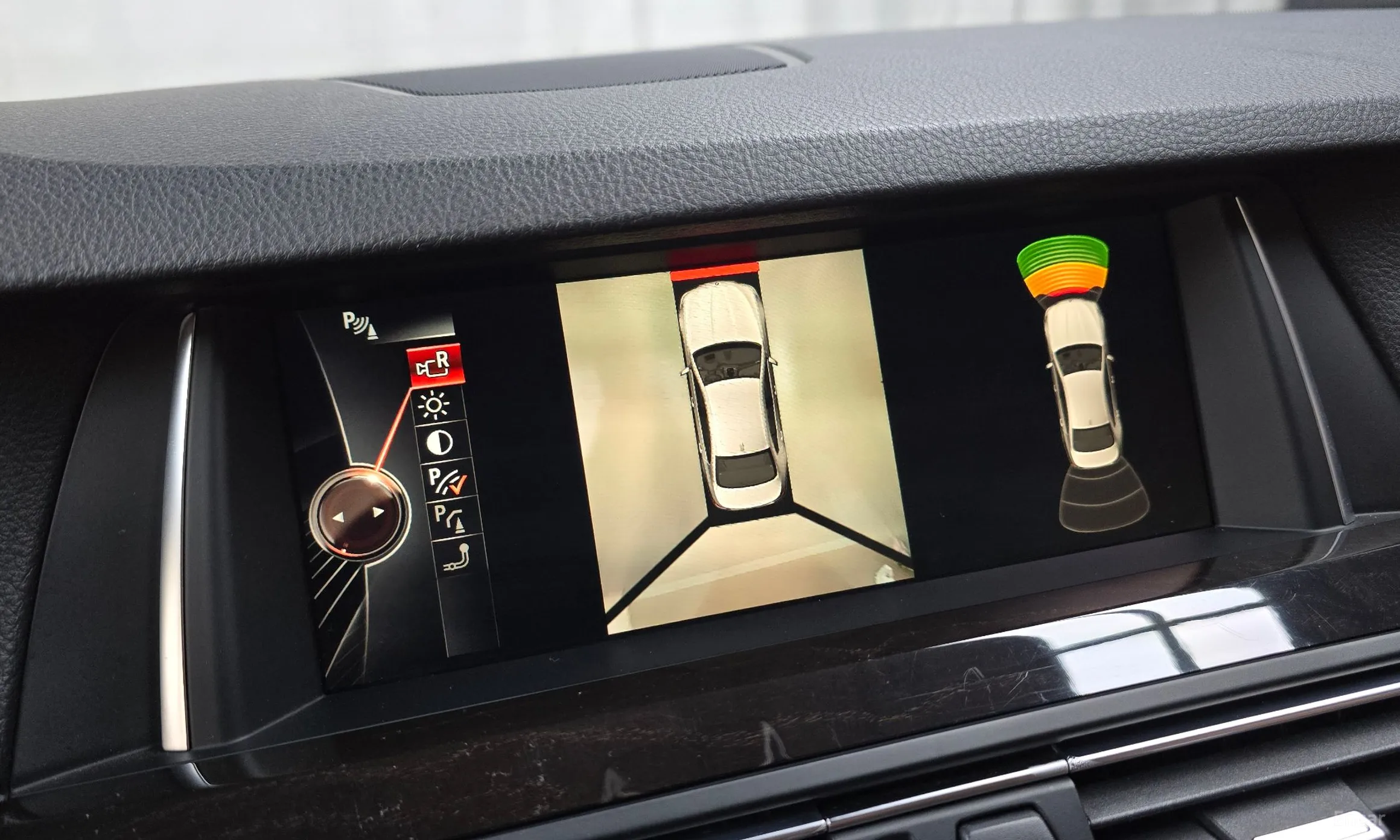 BMW 5 Series (F10) превью 15