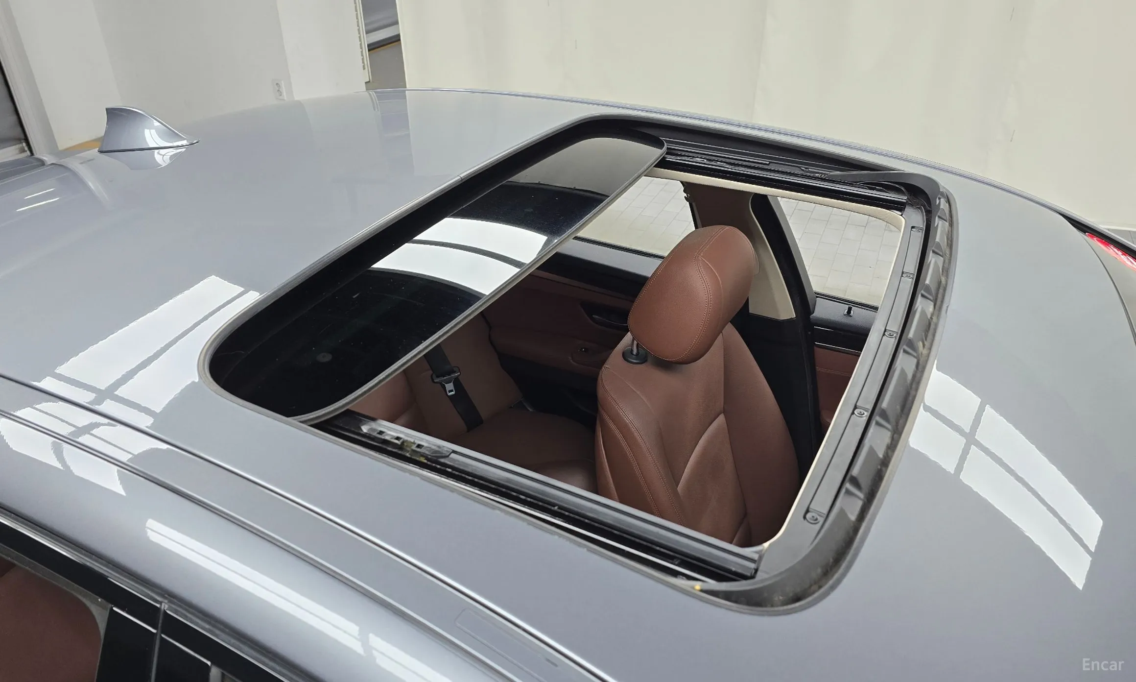 BMW 5 Series (F10) превью 17