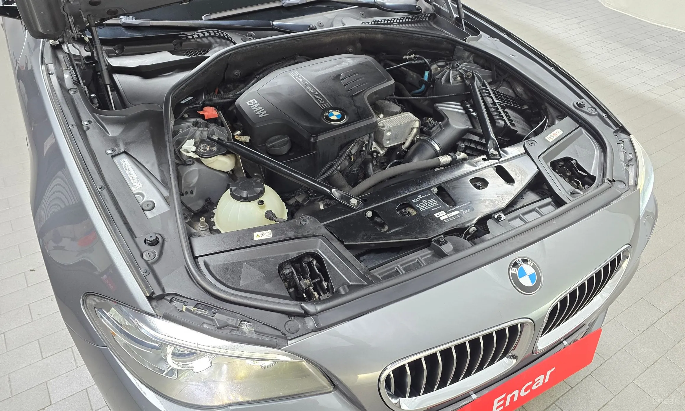 BMW 5 Series (F10) превью 6