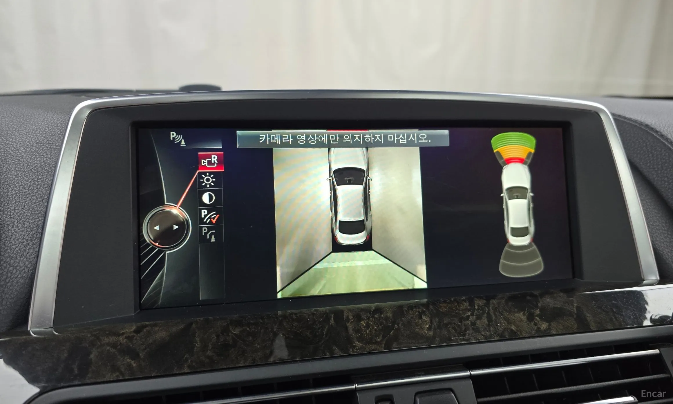 BMW 6 Series (F12) превью 15