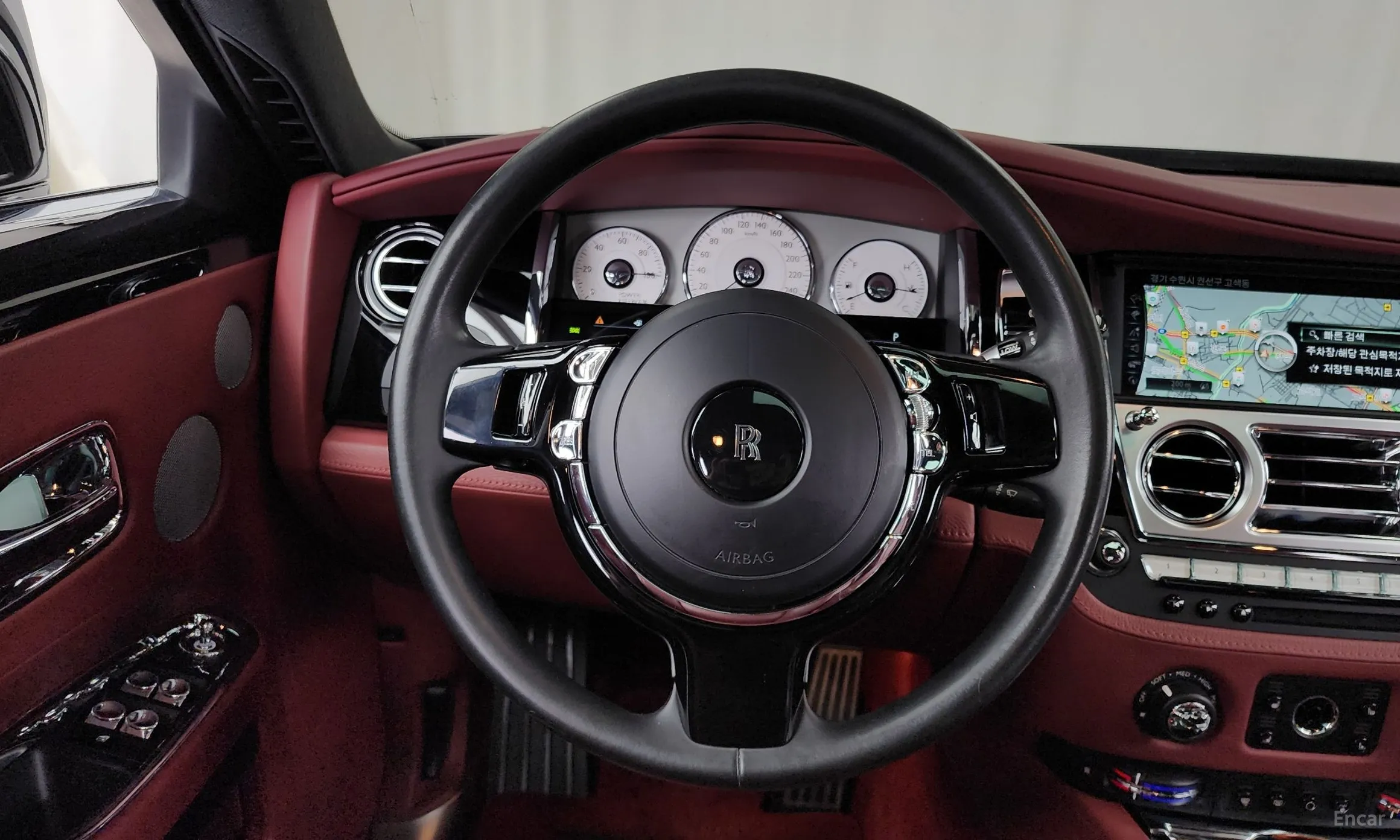 Rolls-Royce Ghost превью 13