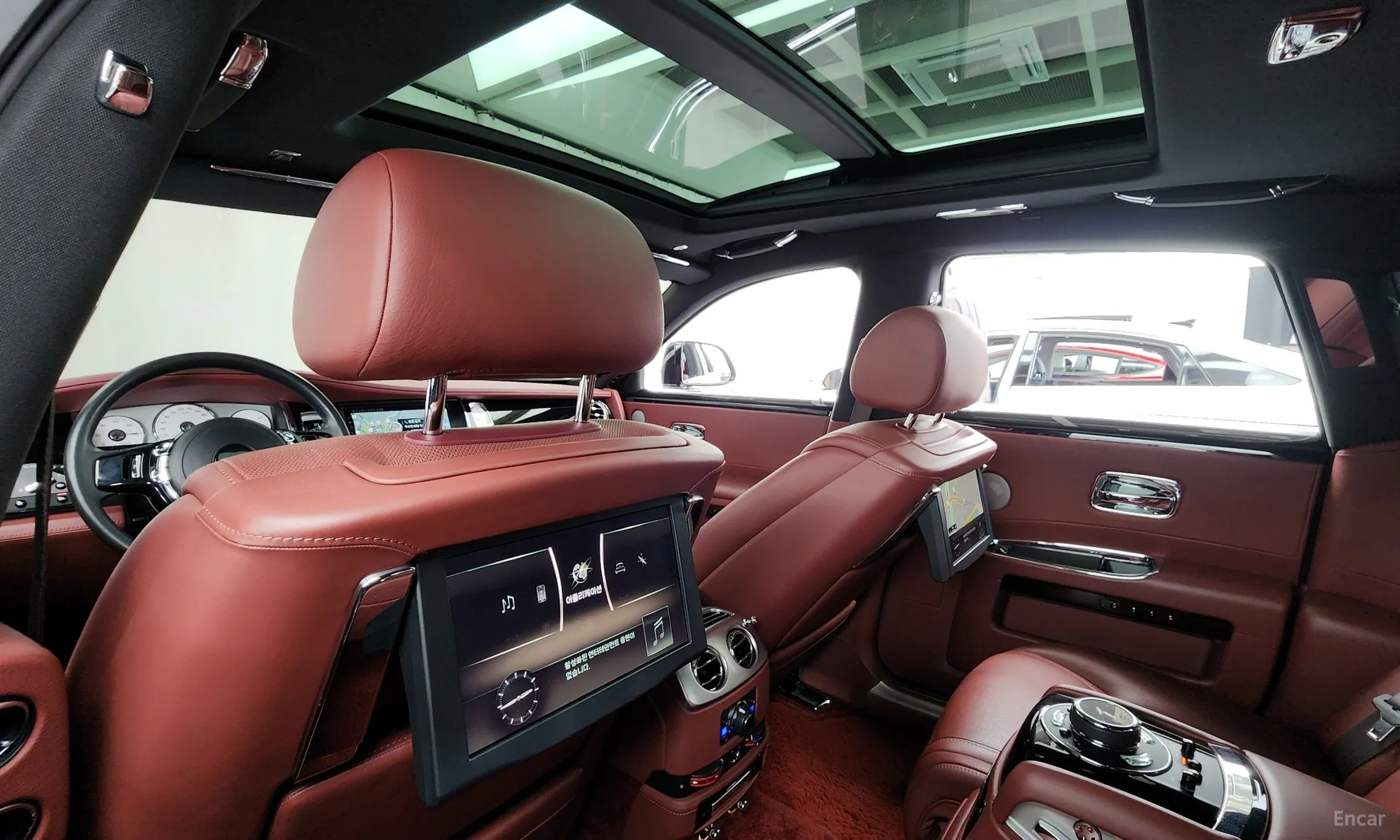 Rolls-Royce Ghost превью 18