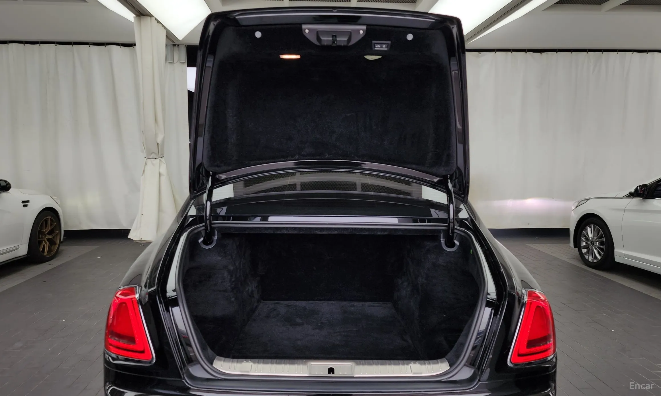 Rolls-Royce Ghost превью 20