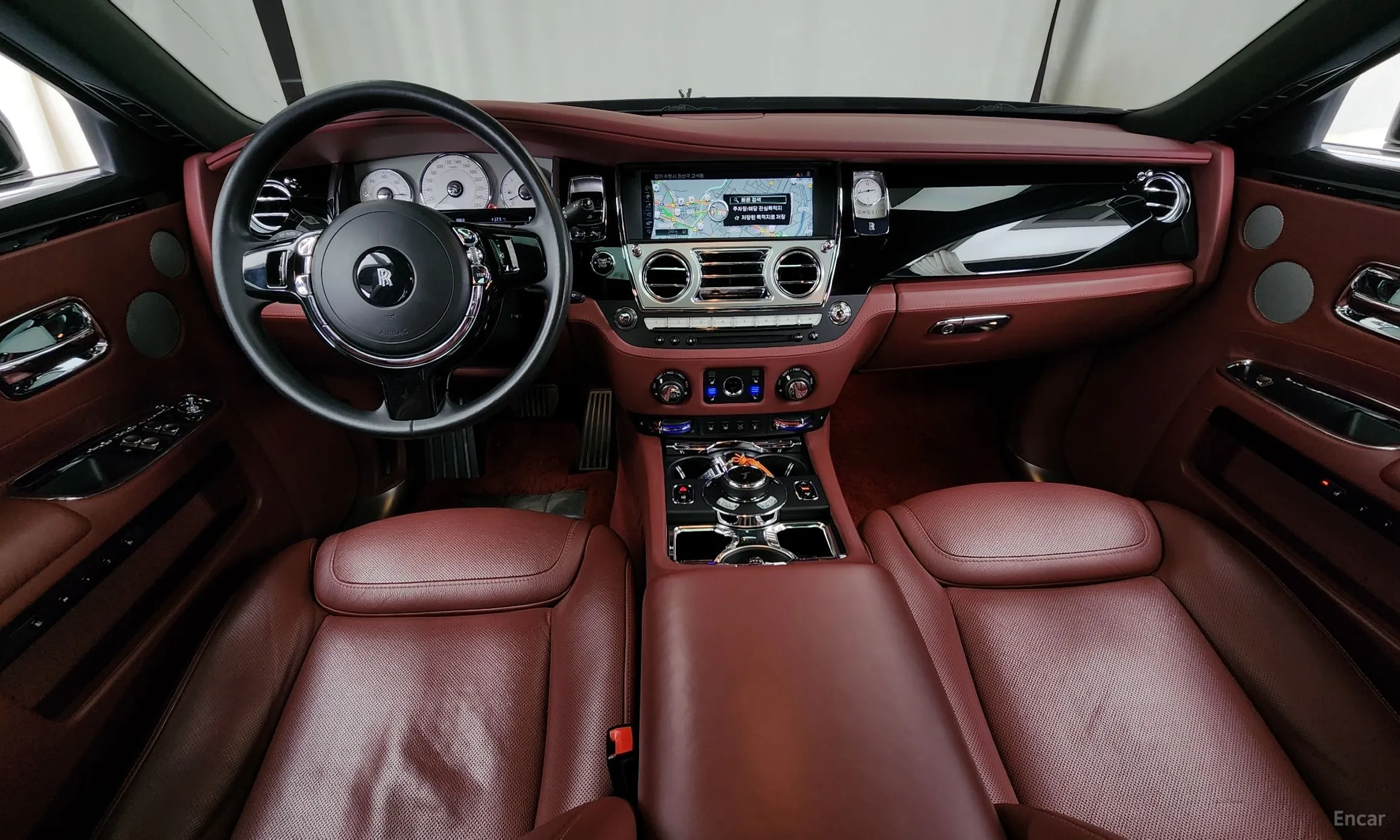 Rolls-Royce Ghost превью 7