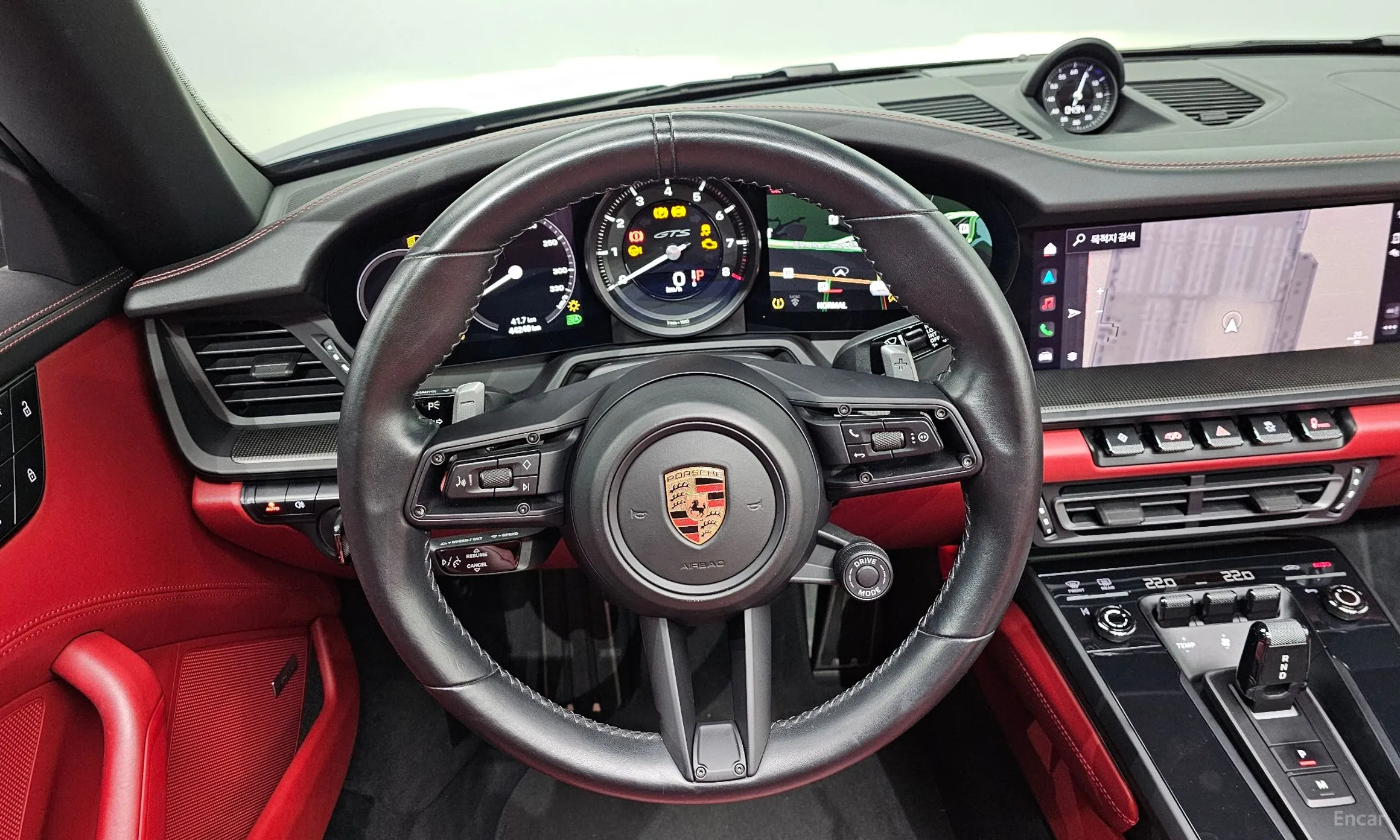Porsche 911 (992) превью 14