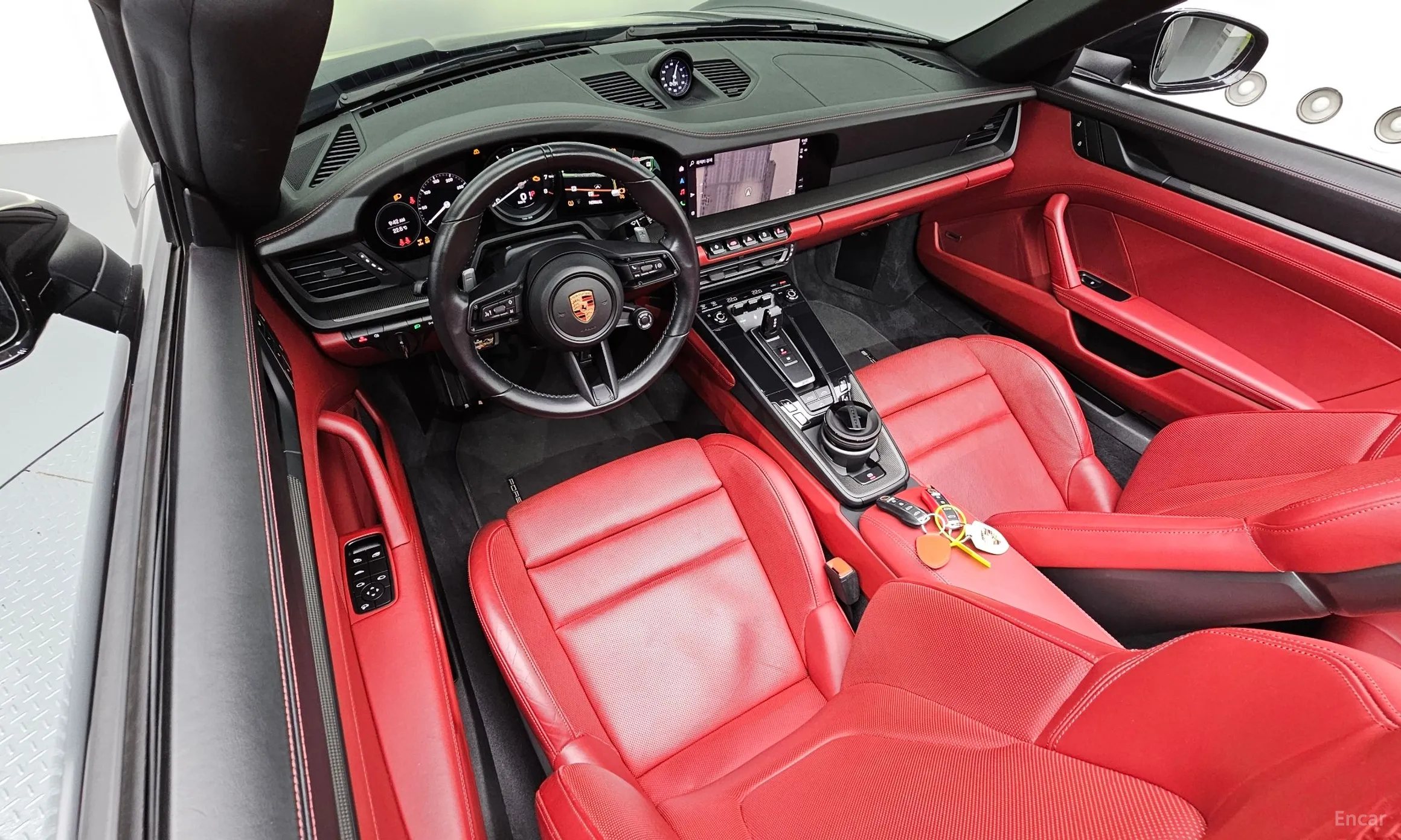 Porsche 911 (992) превью 7
