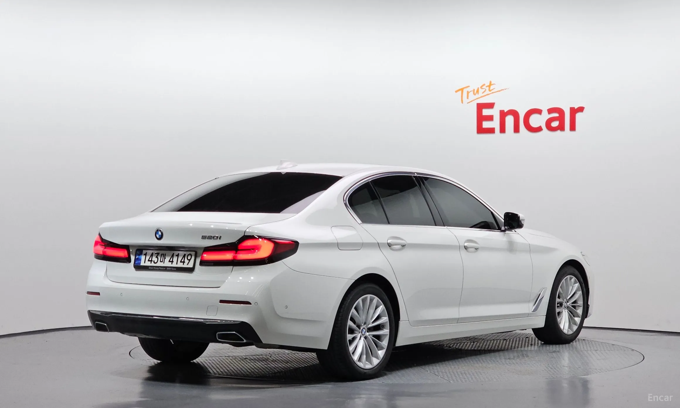 BMW 5 Series (G30) превью 2