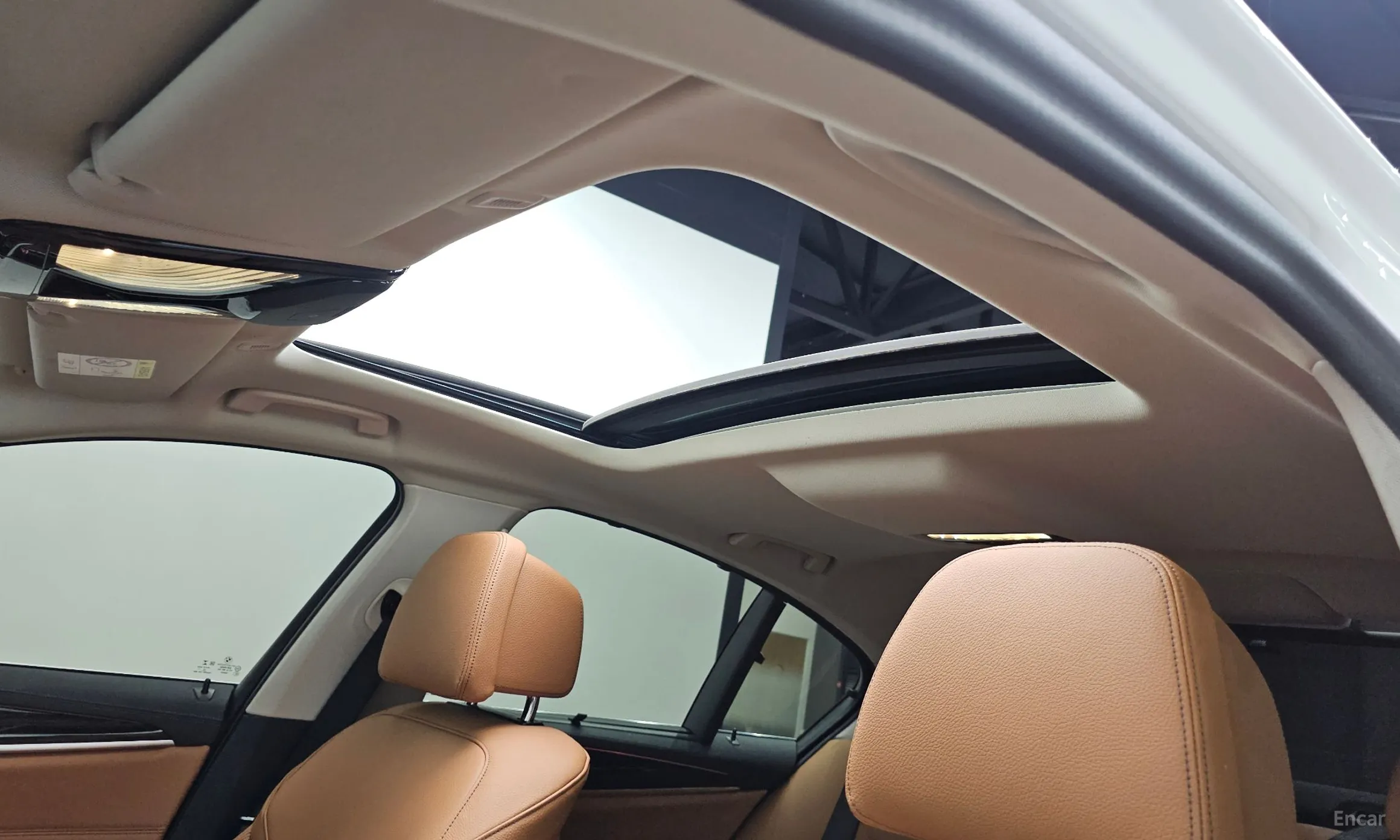 BMW 5 Series (G30) превью 19