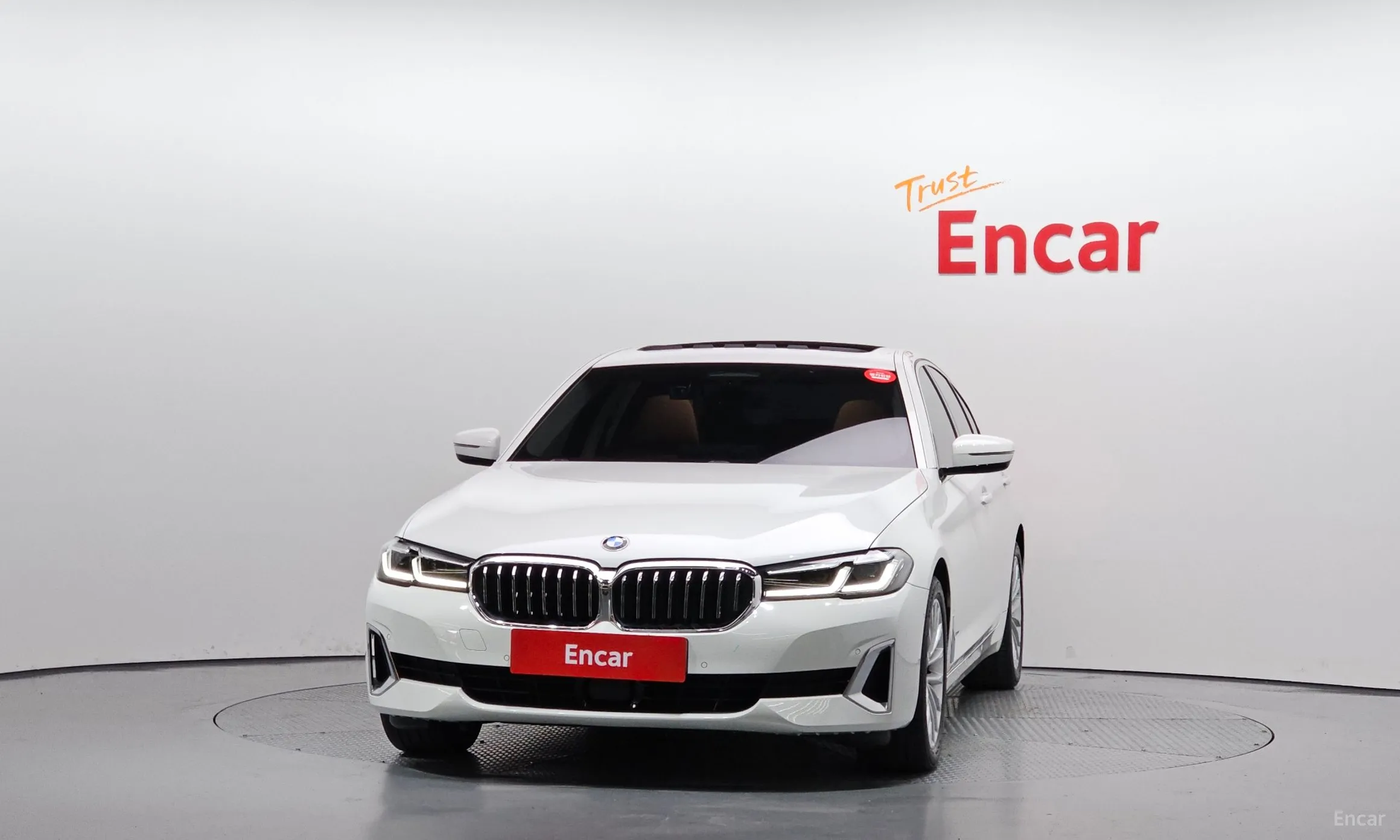 BMW 5 Series (G30) превью 3
