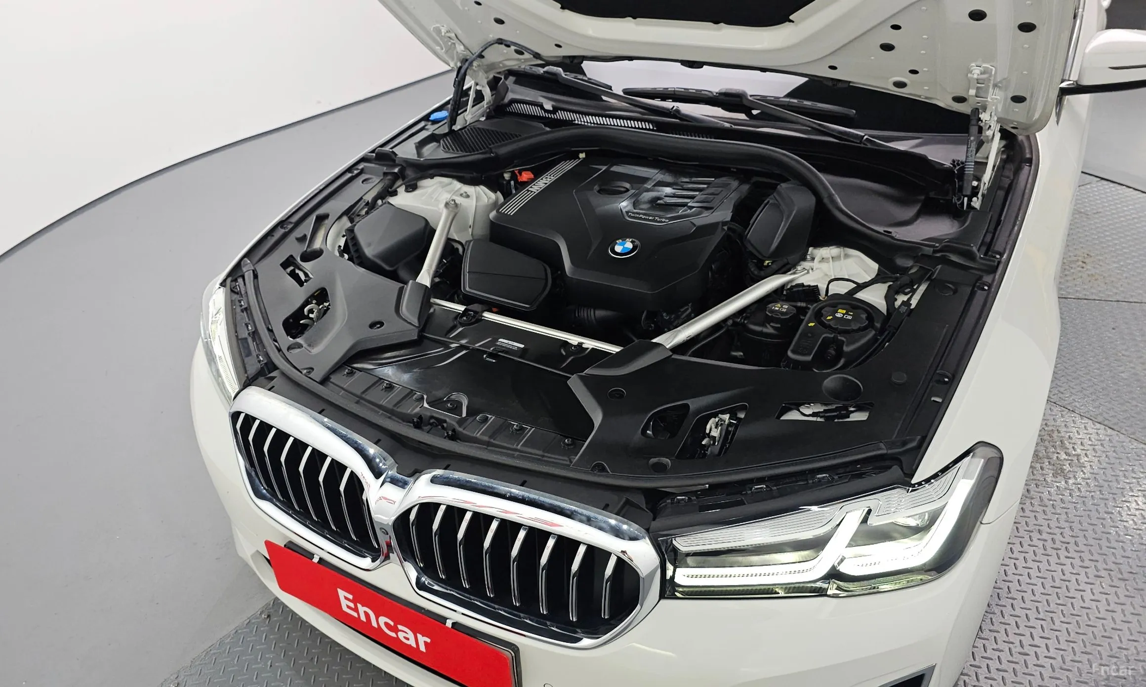 BMW 5 Series (G30) превью 6