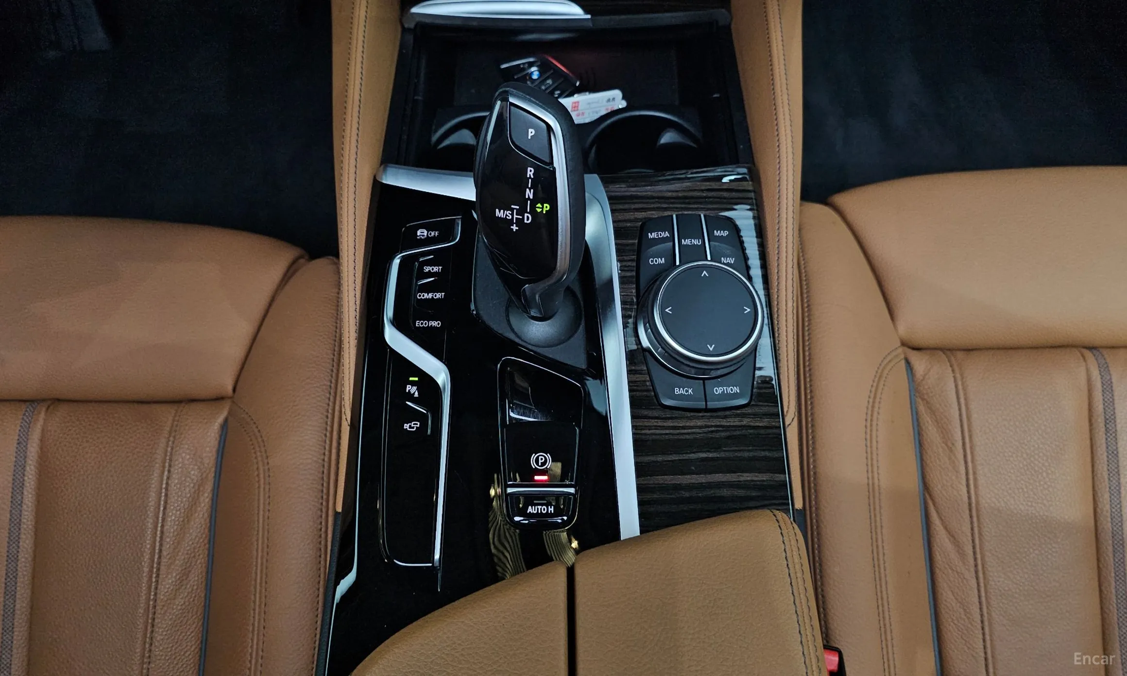 BMW 5 Series (G30) превью 9