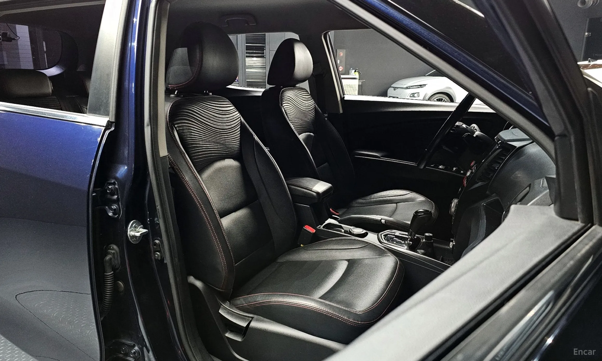 KG Mobility (SsangYong) Tivoli Air превью 10