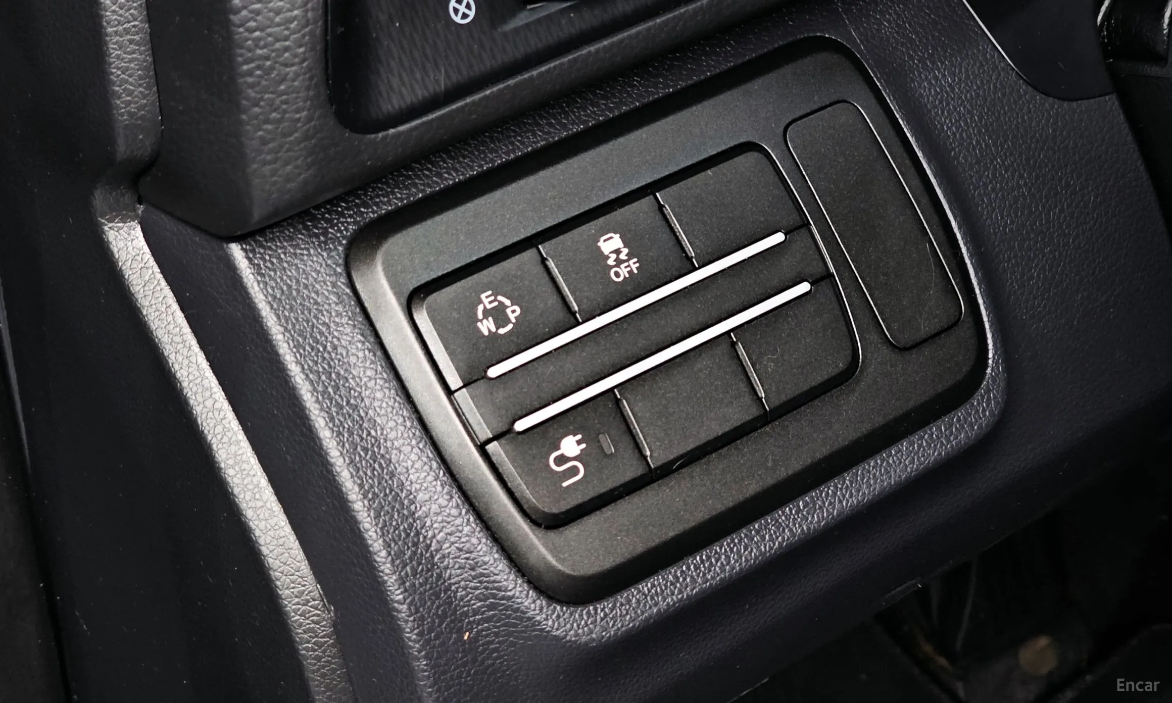 KG Mobility (SsangYong) Tivoli Air превью 14