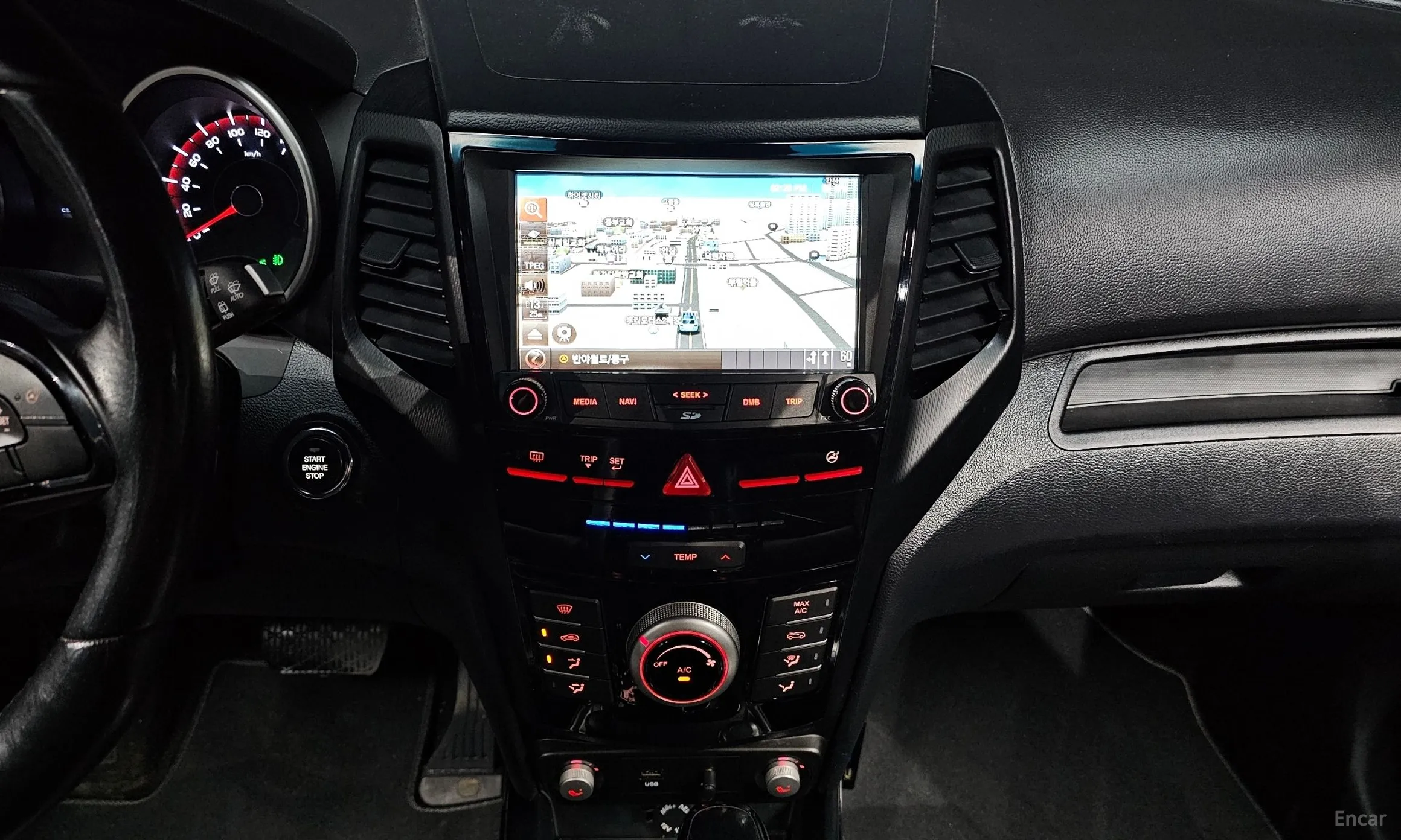 KG Mobility (SsangYong) Tivoli Air превью 15