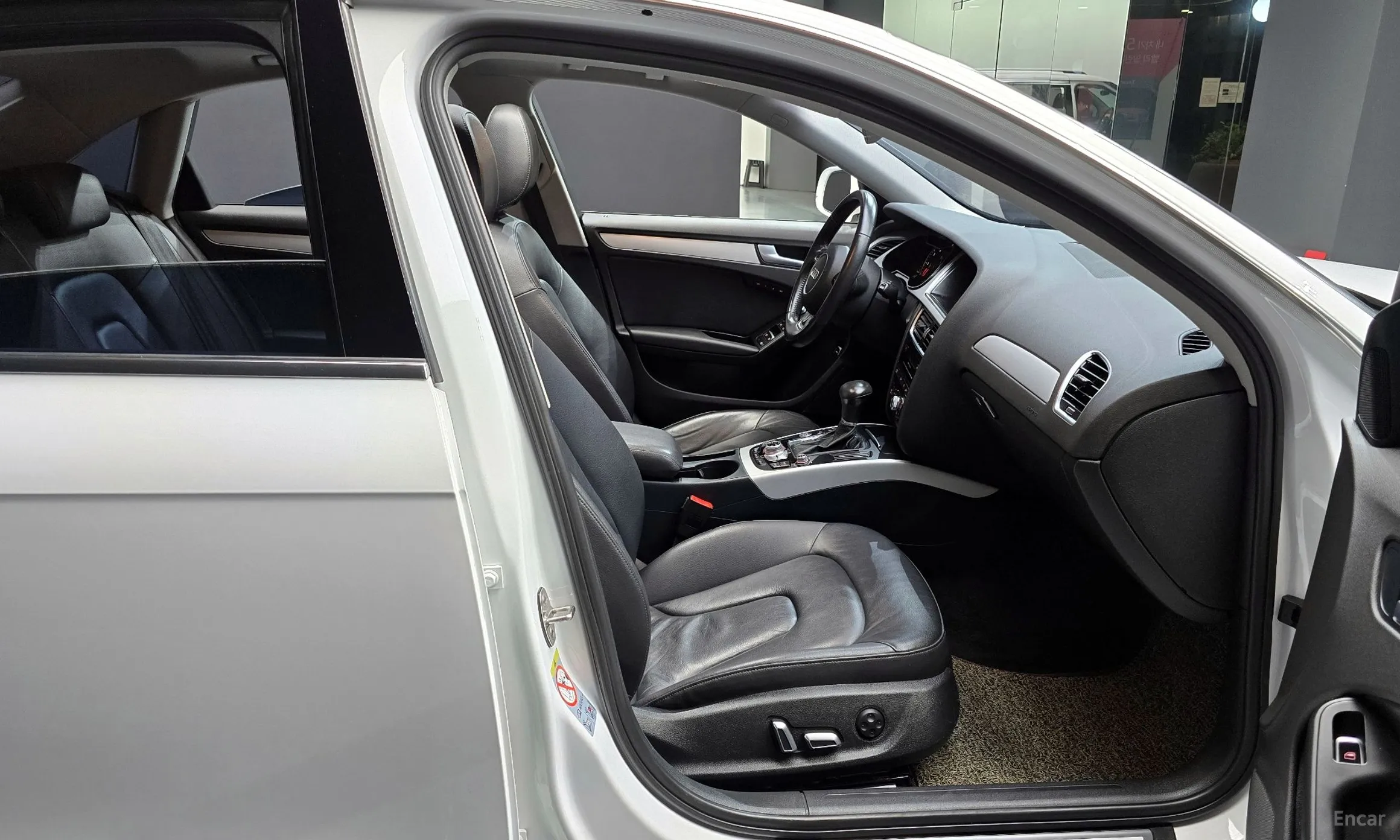 Audi New A4 превью 10