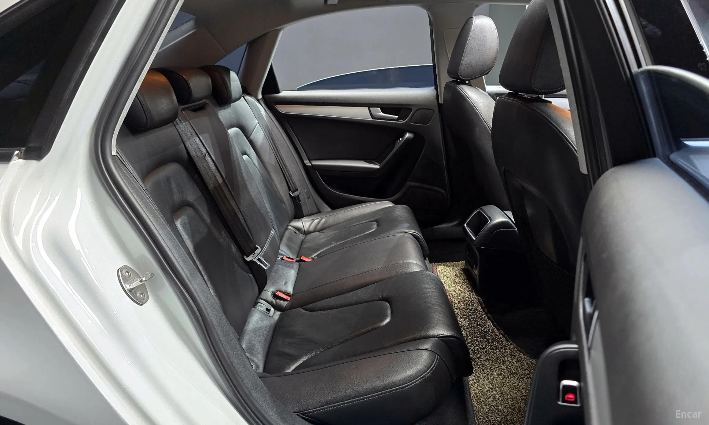 Audi New A4 превью 12