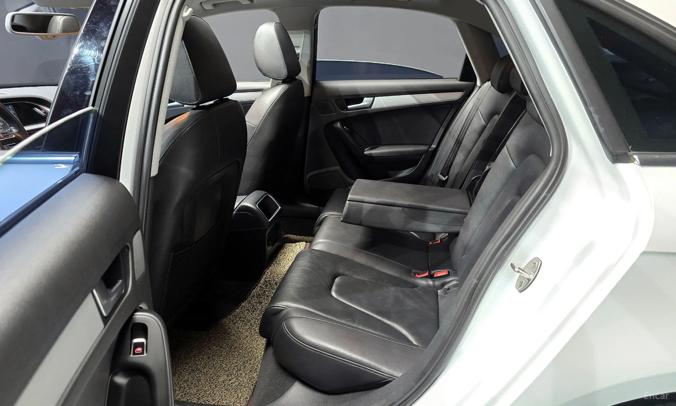 Audi New A4 превью 13