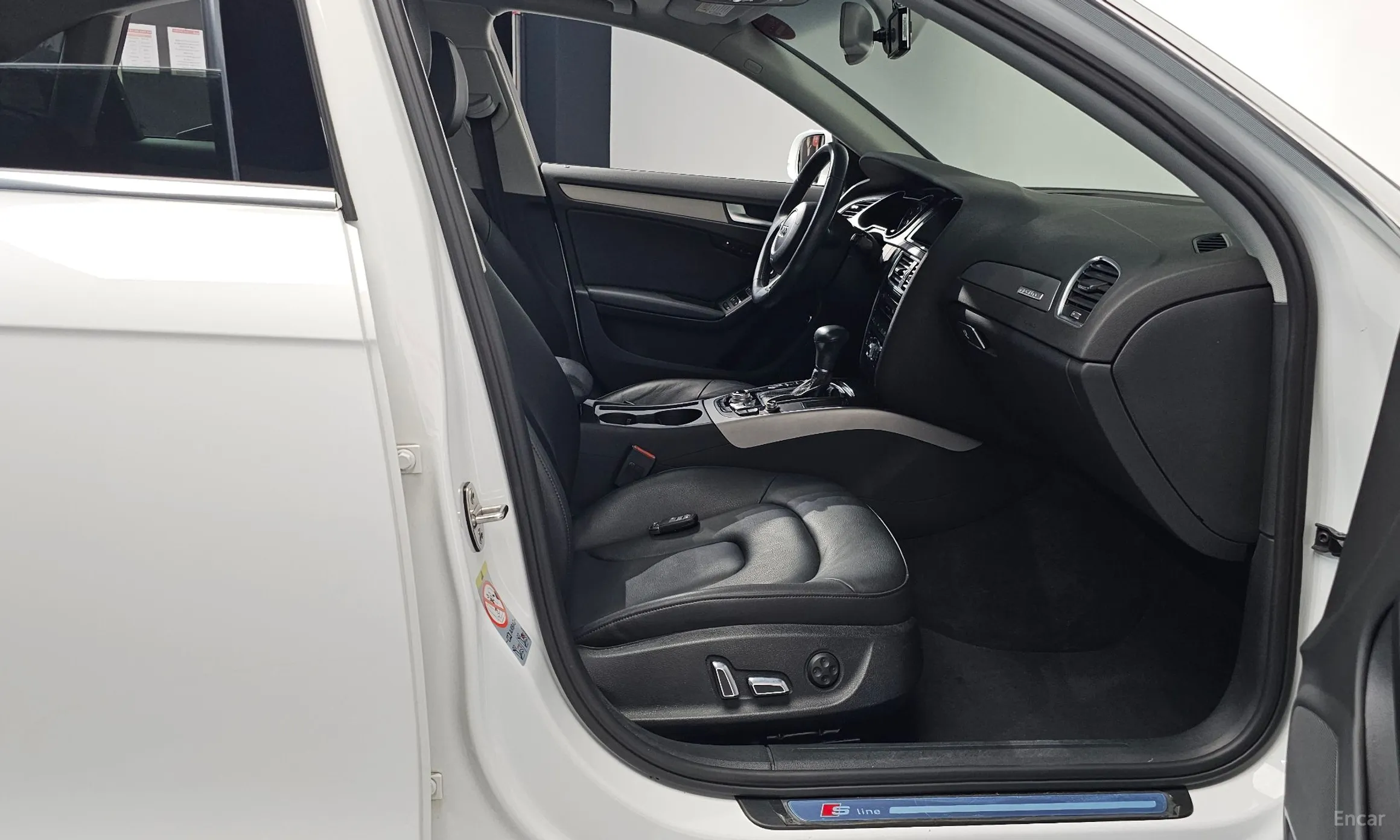 Audi New A4 превью 11
