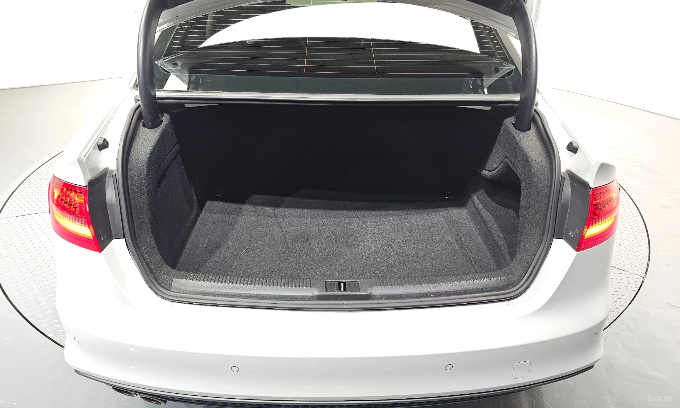 Audi New A4 превью 20