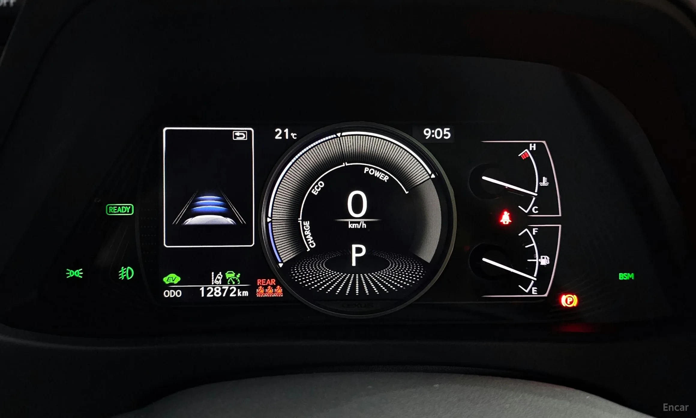 Lexus UX250h превью 8