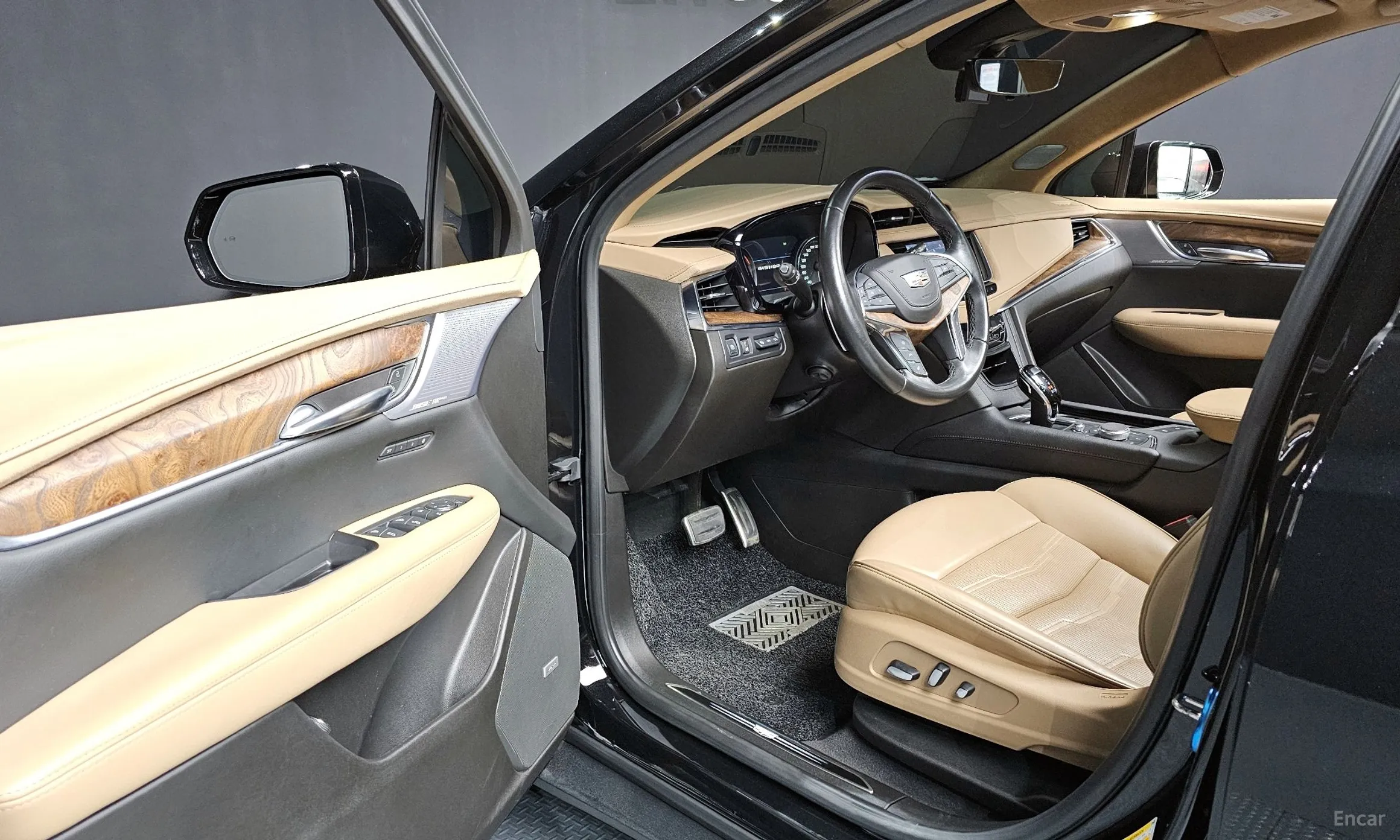 Cadillac XT5 превью 10