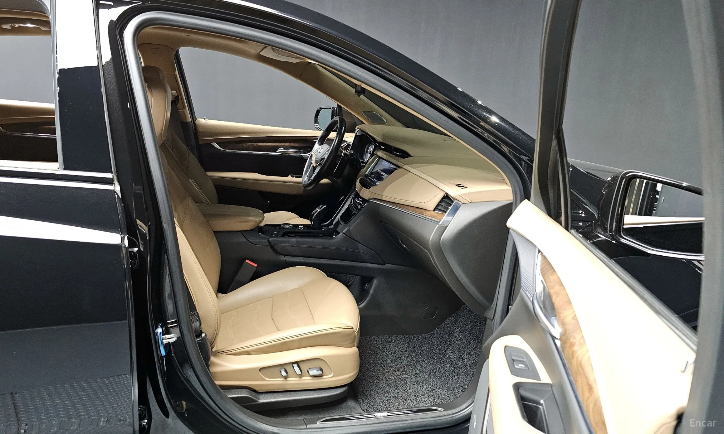 Cadillac XT5 превью 11