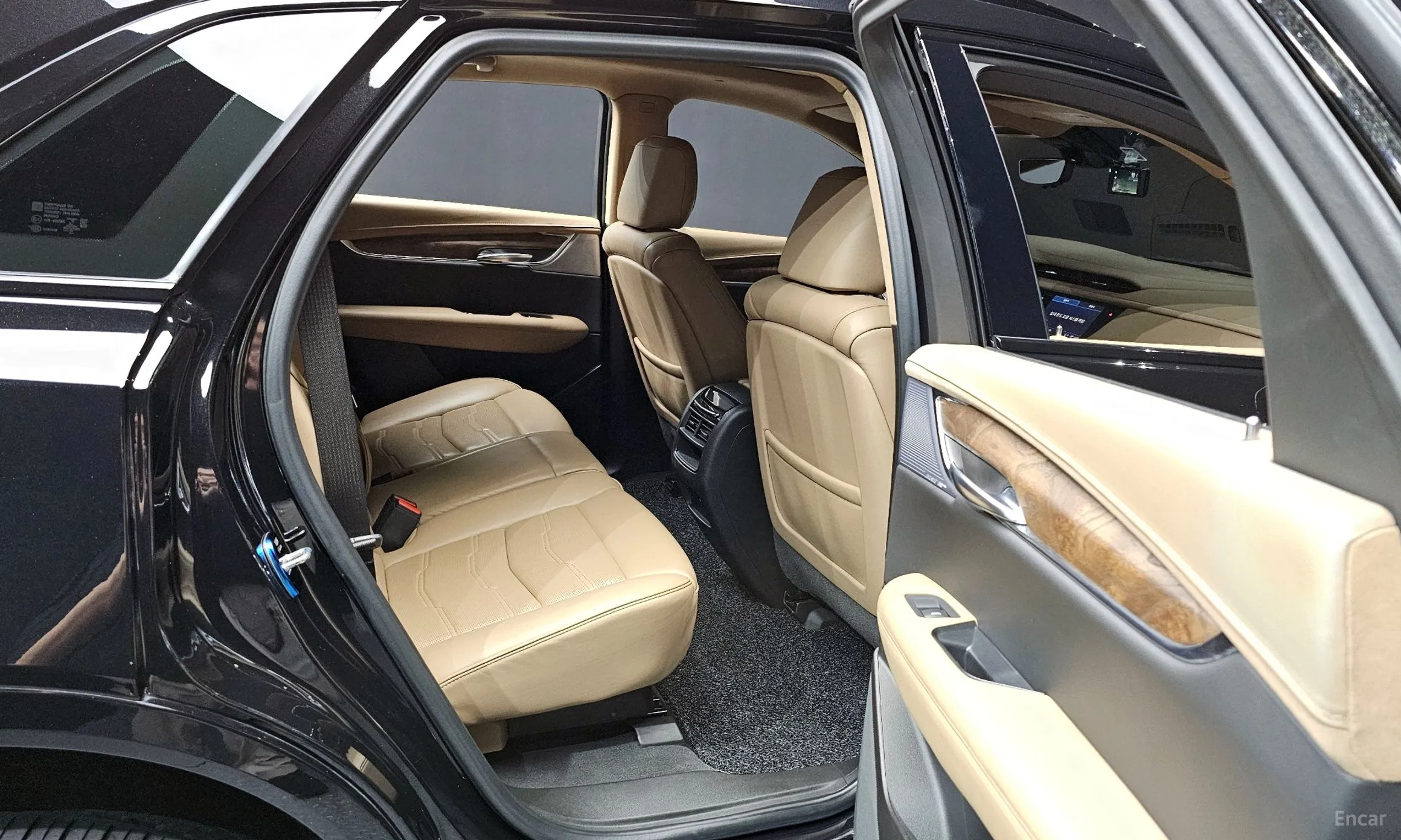 Cadillac XT5 превью 12