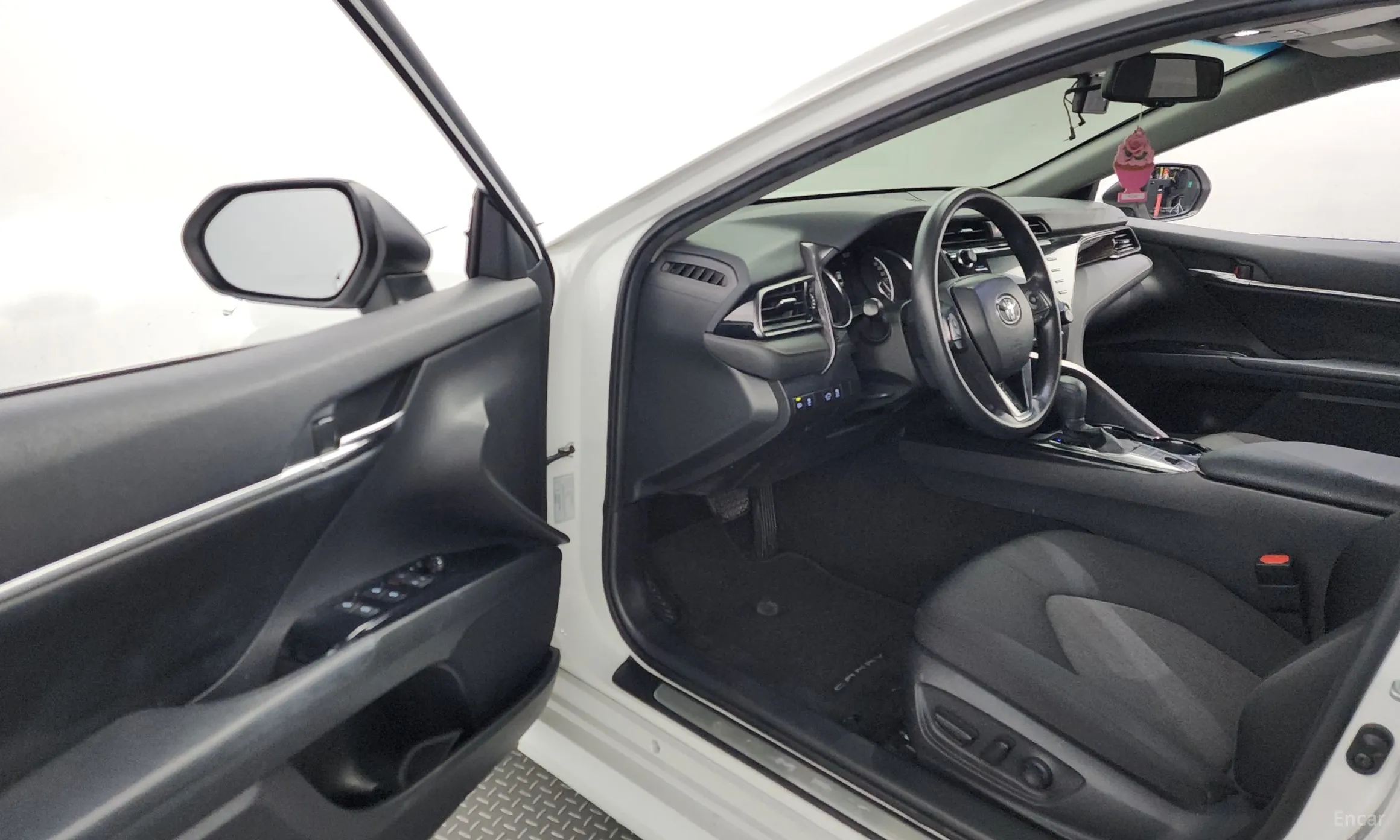 Toyota Camry (XV70) превью 10