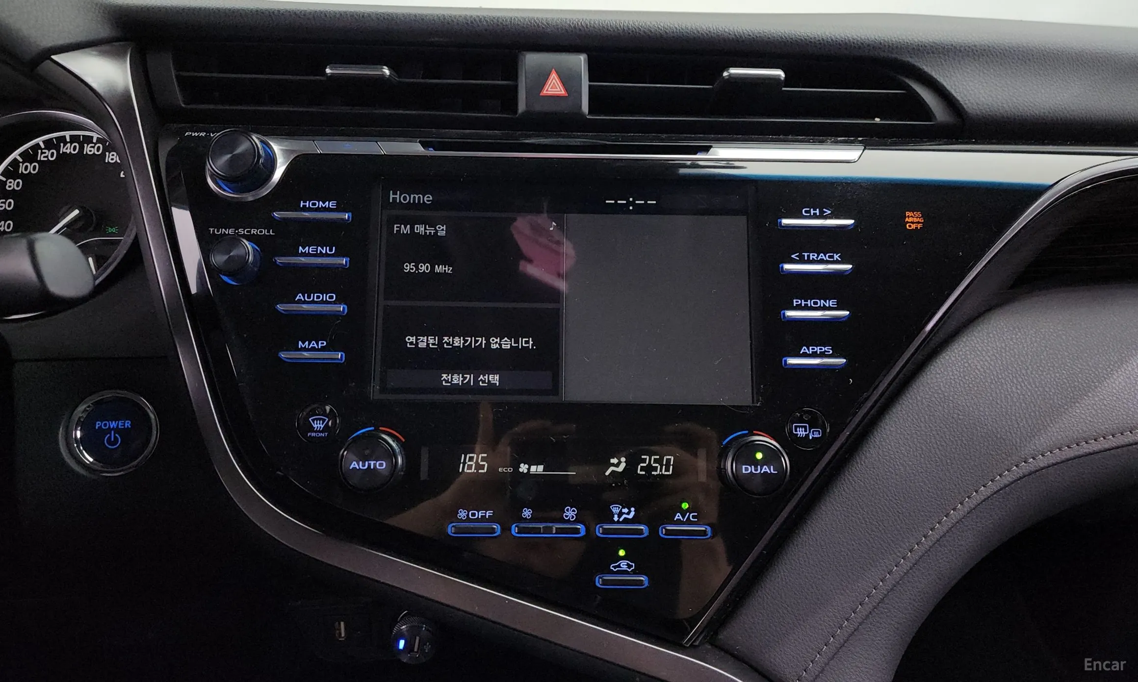 Toyota Camry (XV70) превью 14