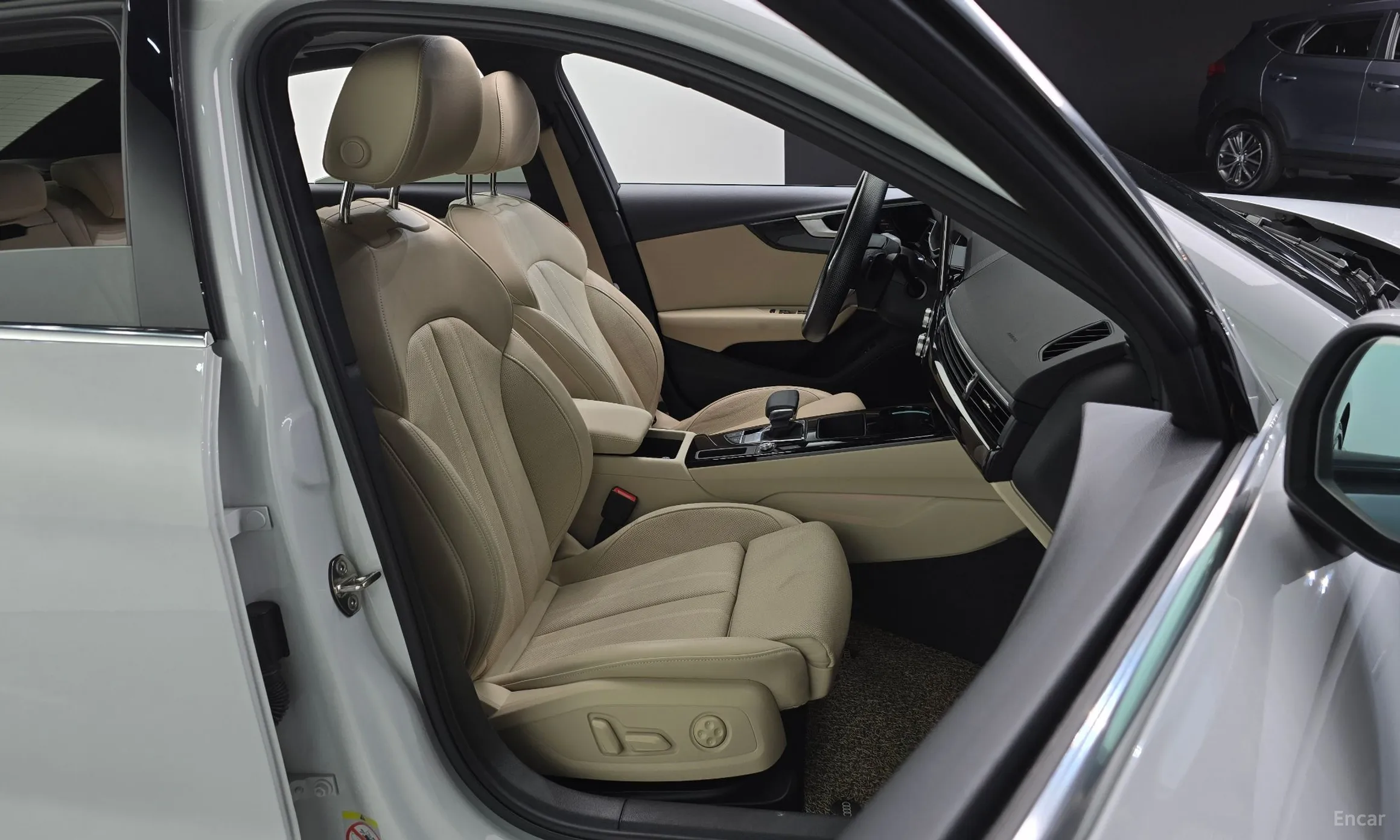 Audi A4 (B9) превью 12