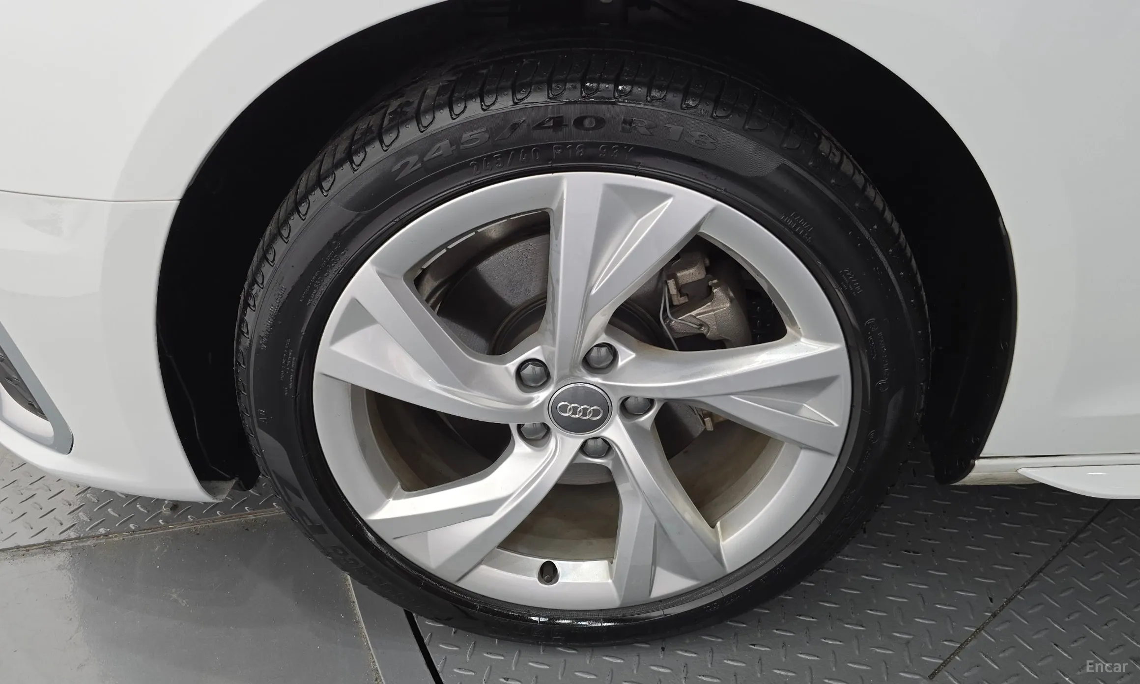 Audi A4 (B9) превью 5