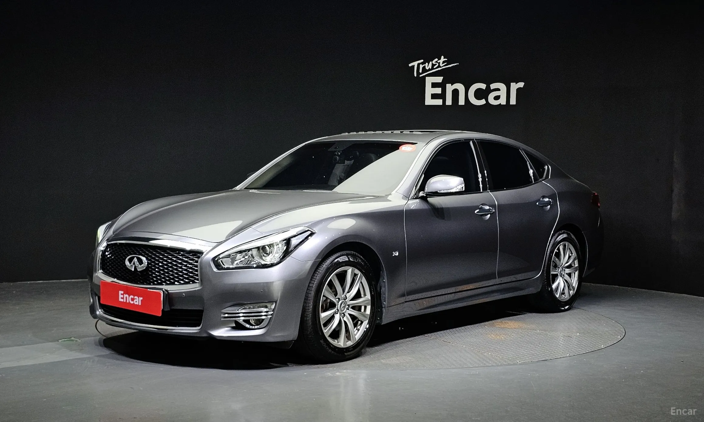Infiniti Q70