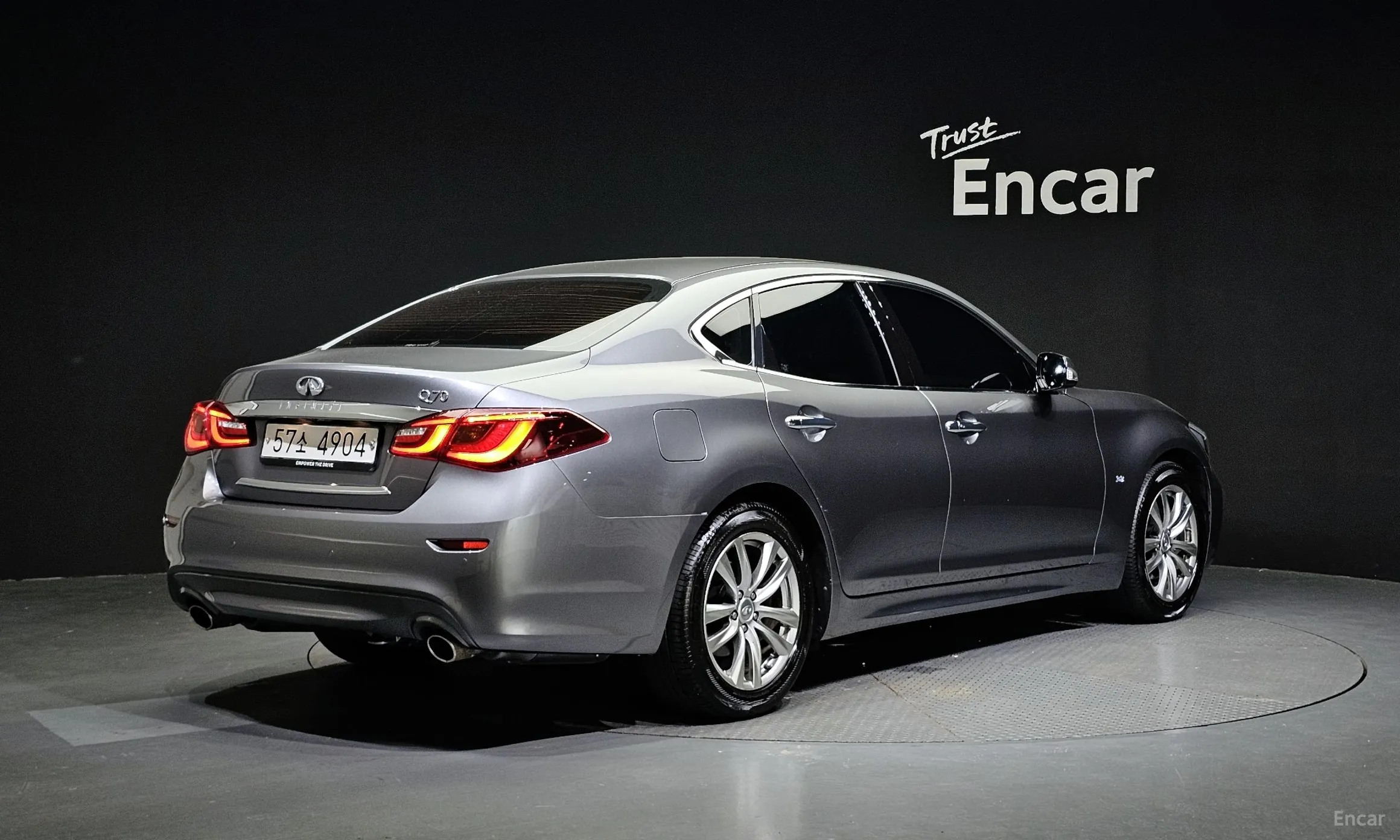 Infiniti Q70