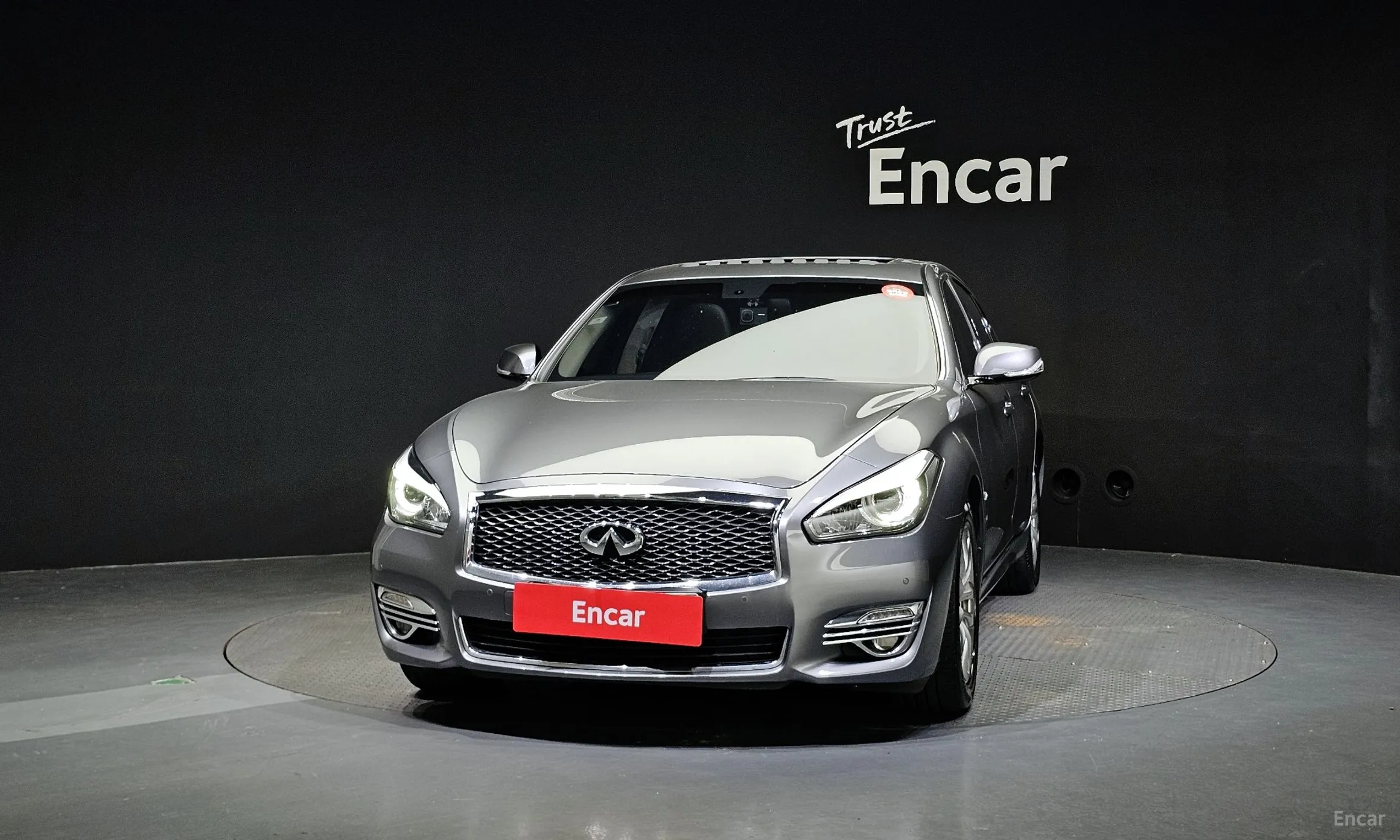 Infiniti Q70 превью 3